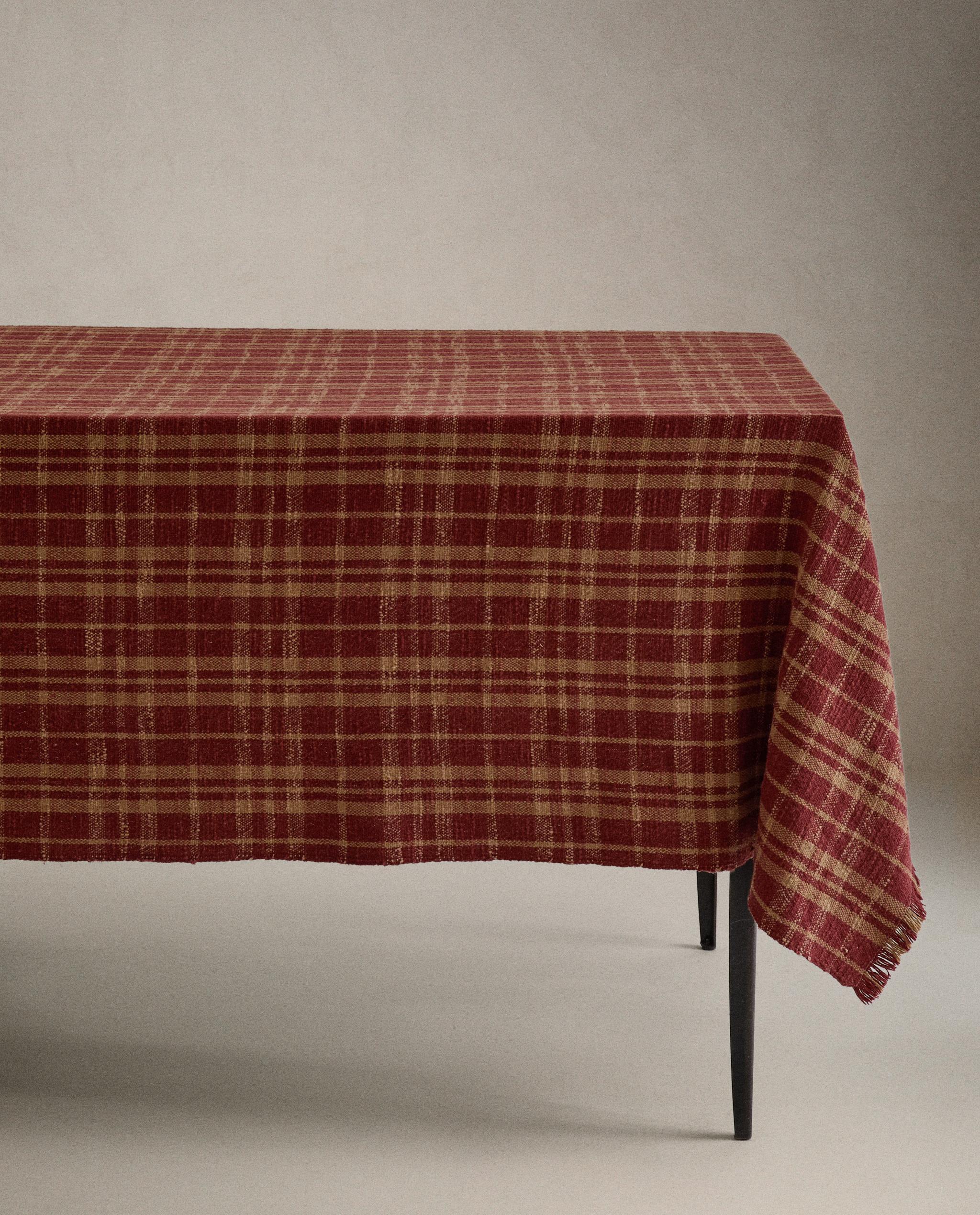 ザラホーム テーブルクロス　赤　170x250 クリスマステーブルクロス | Zara Home 日本/Japan | 最新