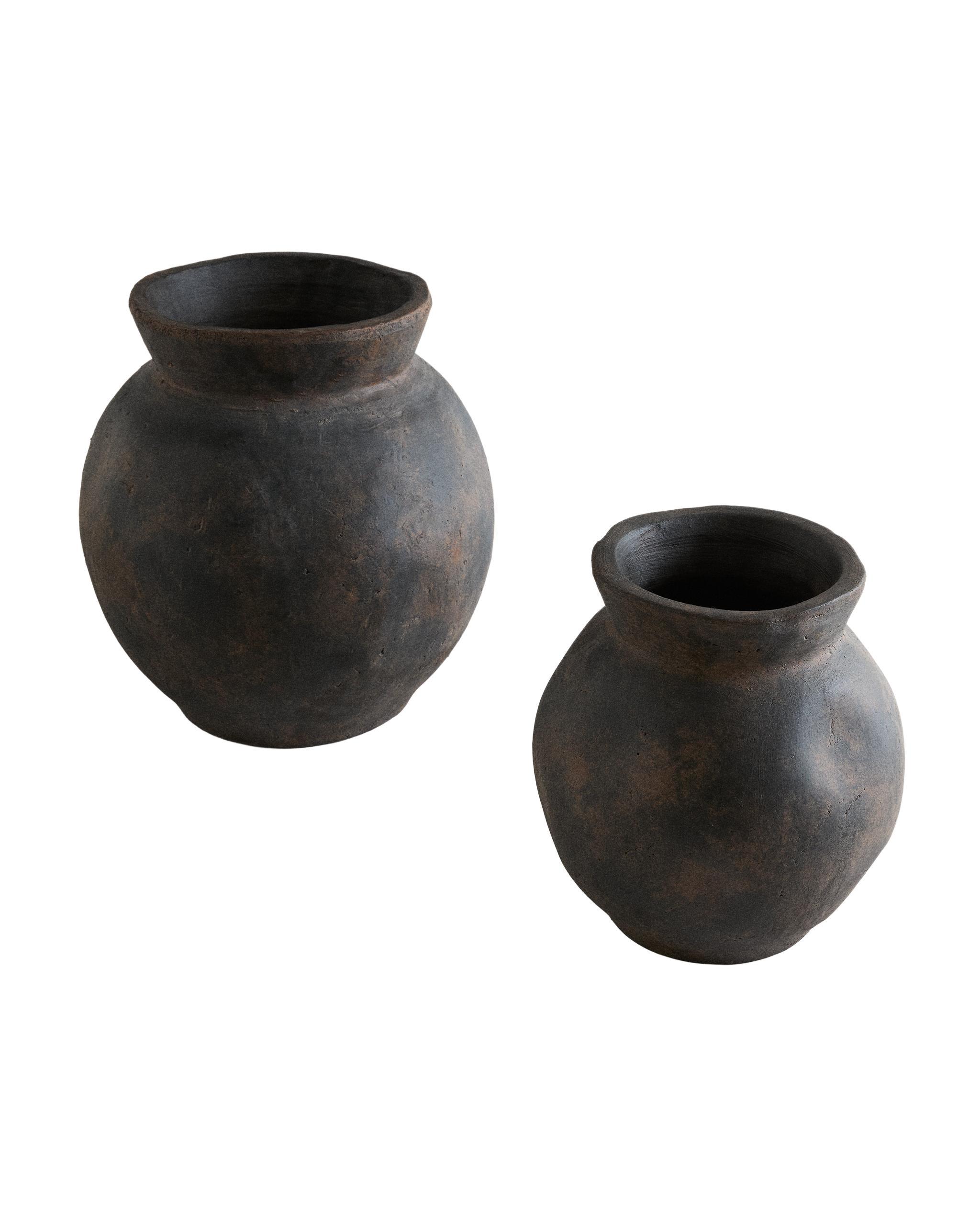 DECORATIVE OVAL CERAMIC VASE product thumbnail 5