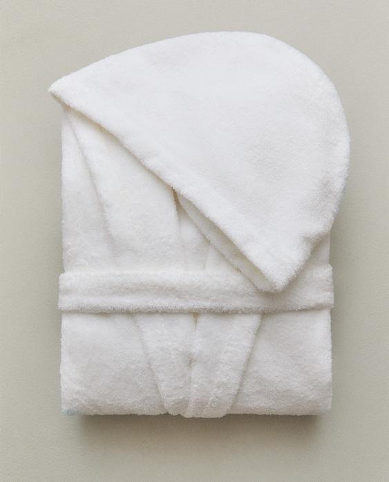 HOODED BATHROBE (360 GXM²)