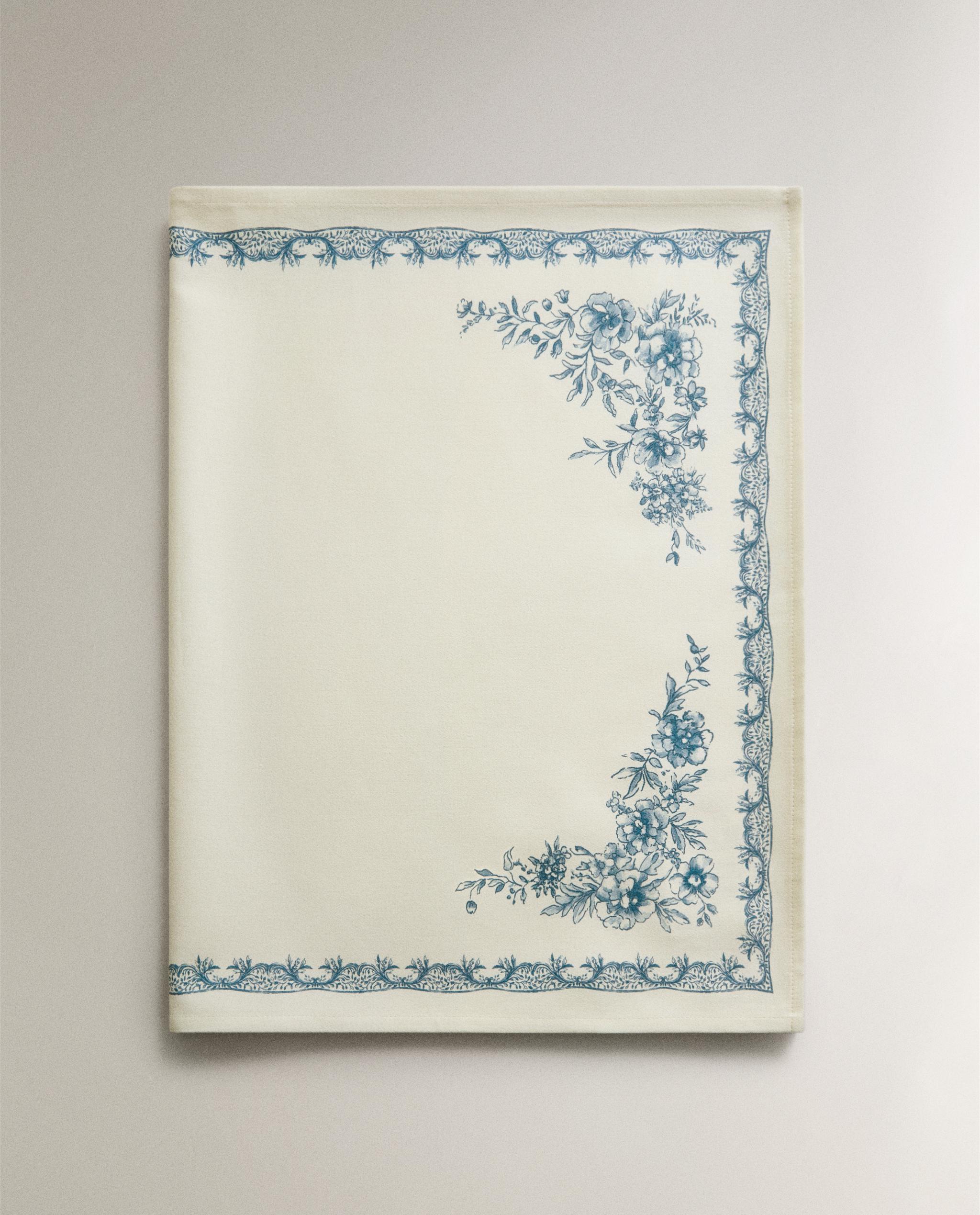 PRINTED SATEEN TABLE RUNNER product thumbnail 5