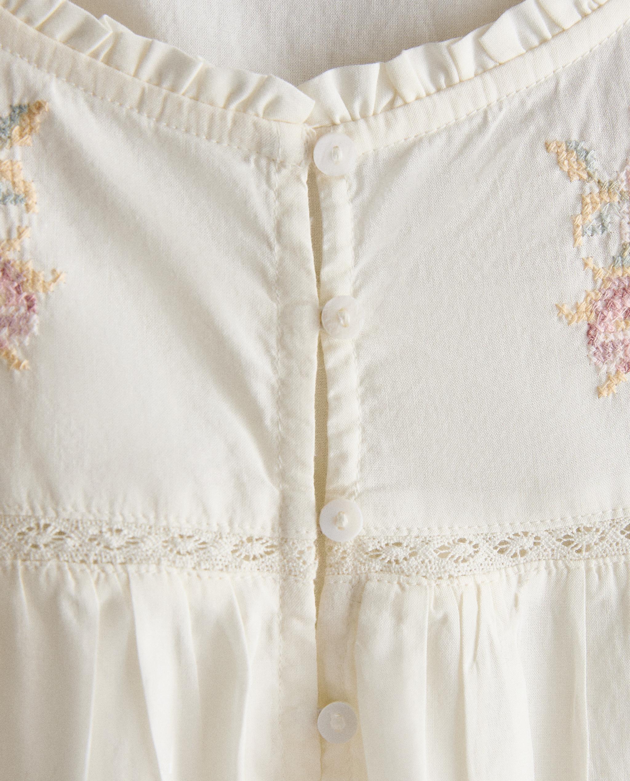 EMBROIDERED COTTON NIGHTDRESS product thumbnail 3