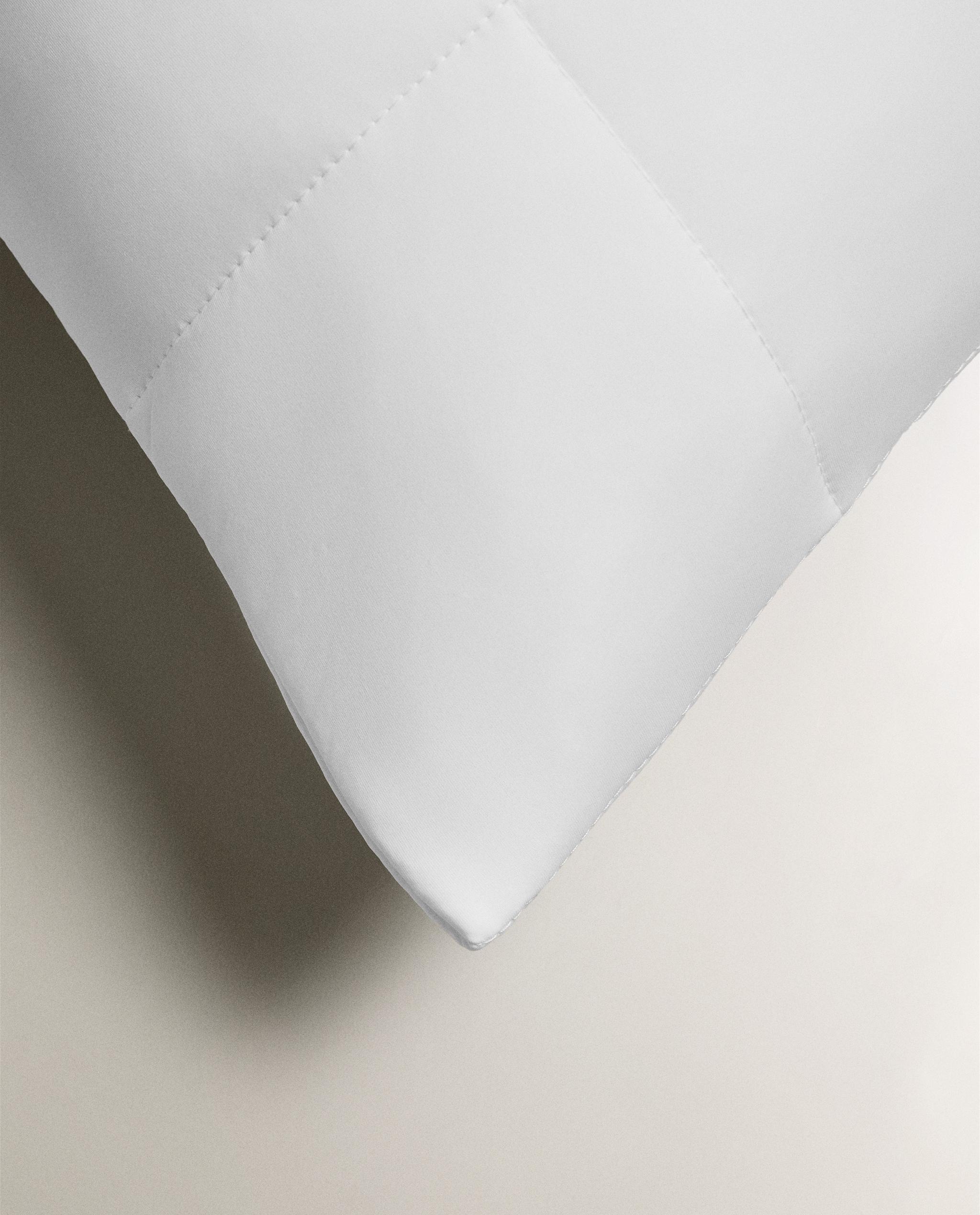 COOLING EFFECT PILLOW PROTECTOR product thumbnail 2