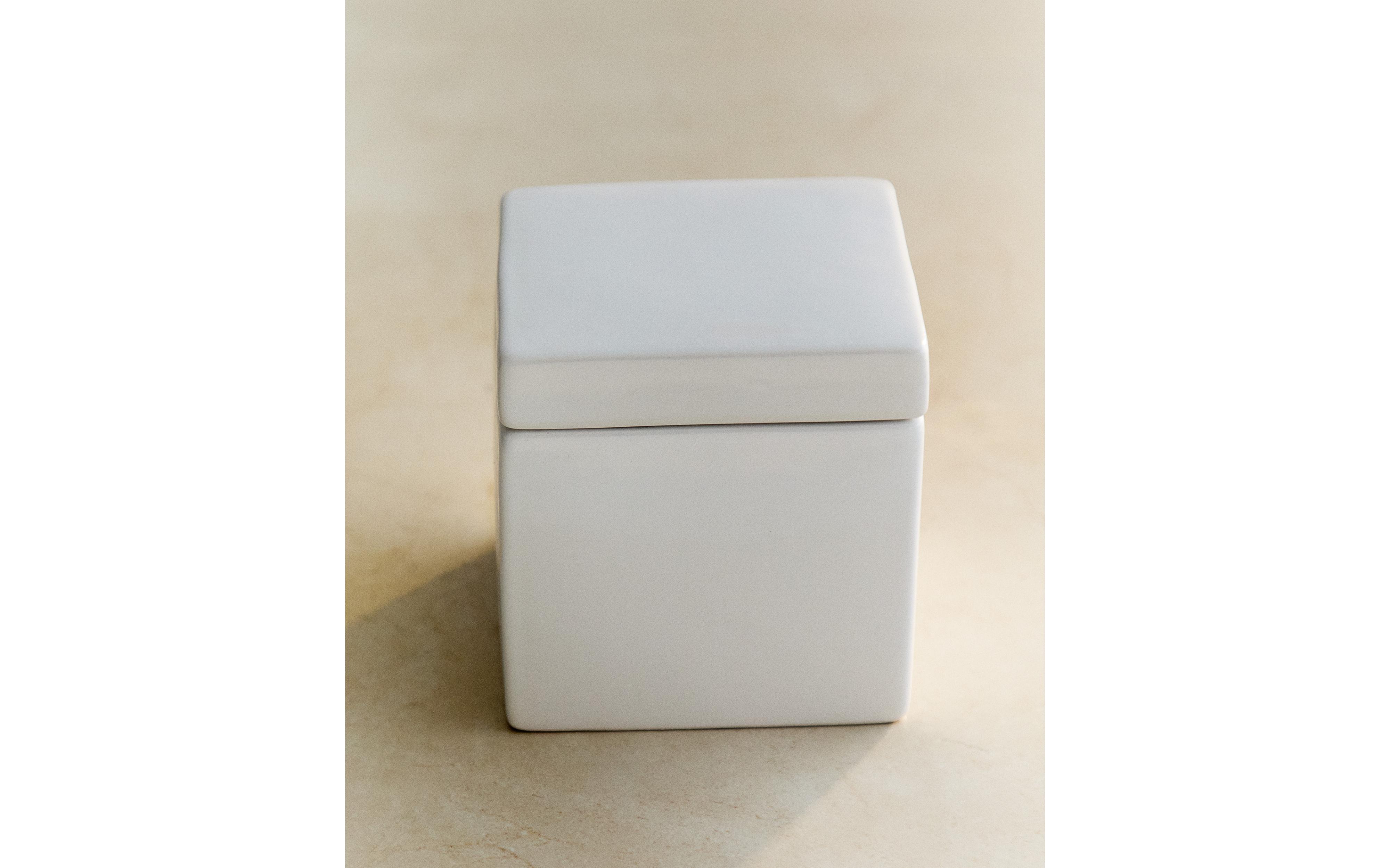 WHITE EARTHENWARE BATHROOM ORGANISER JAR product thumbnail 9