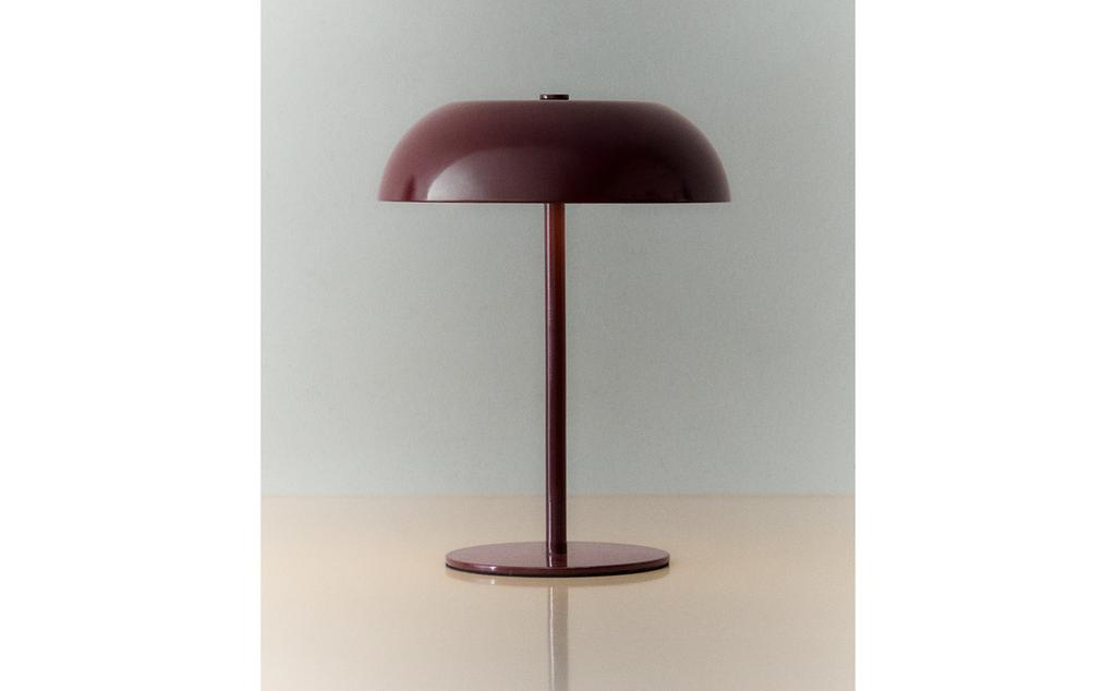 EINFARBIGE KABELLOSE TISCHLAMPE