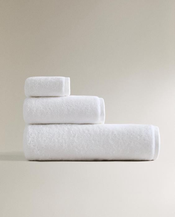 EXTRA SOFT COTTON BATH TOWEL (700 GXM²)