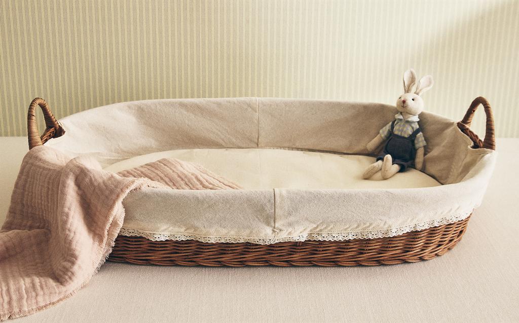 КОРЗИНА ИЗ РОТАНГА ДЛЯ ПЕЛЕНАЛЬНОГО КОВРИКА