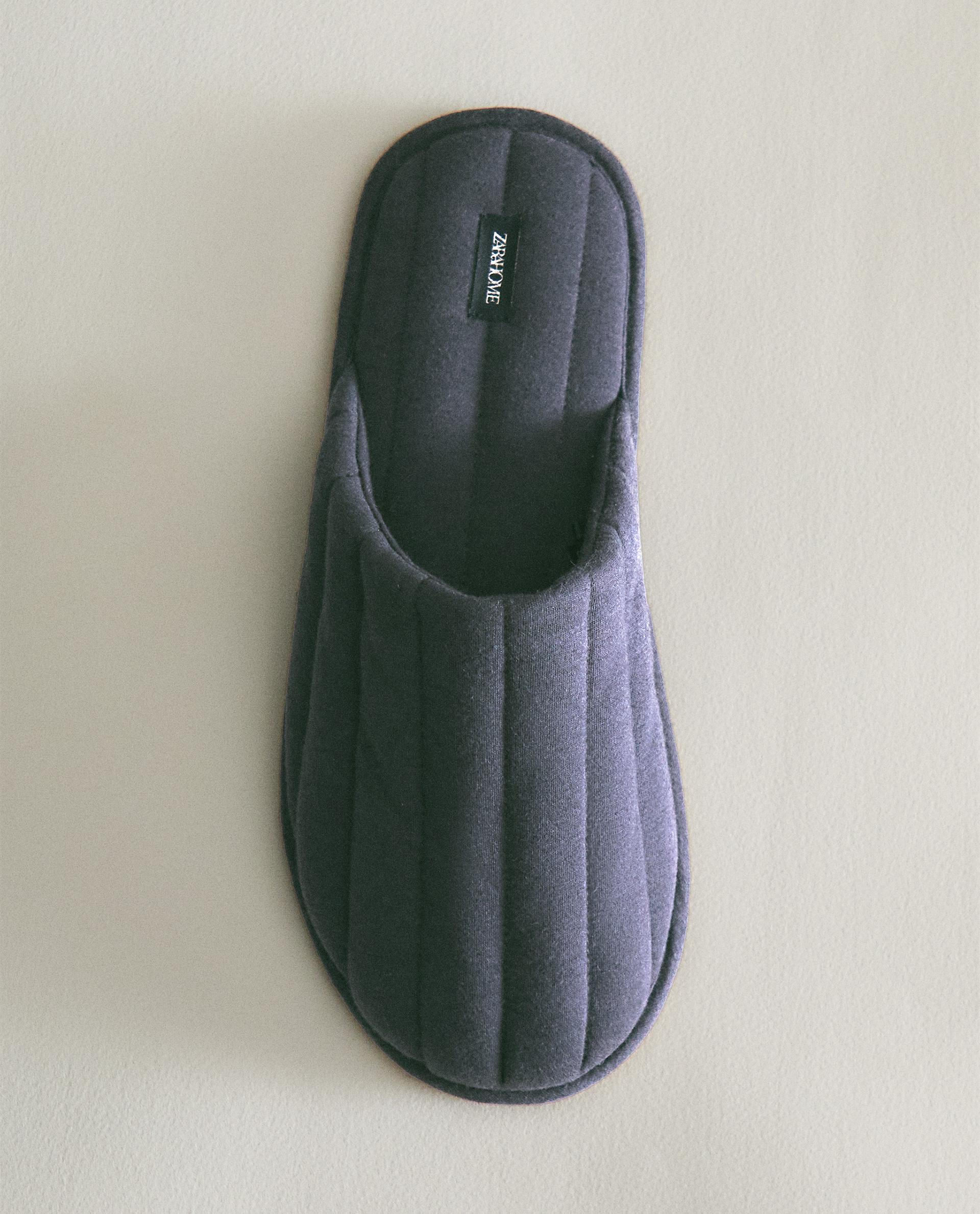 ZAPATILLA DESTALONADA ACOLCHADA ZAPATILLA DESTALONADA ACOLCHADA