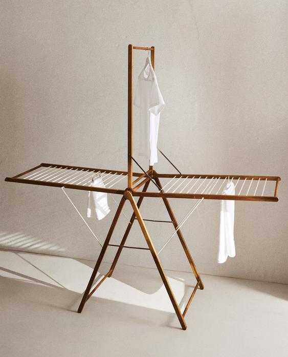 VERTICAL METAL AND WOODEN CLOTHES HORSE VERTICAL METAL AND WOODEN CLOTHES HORSE