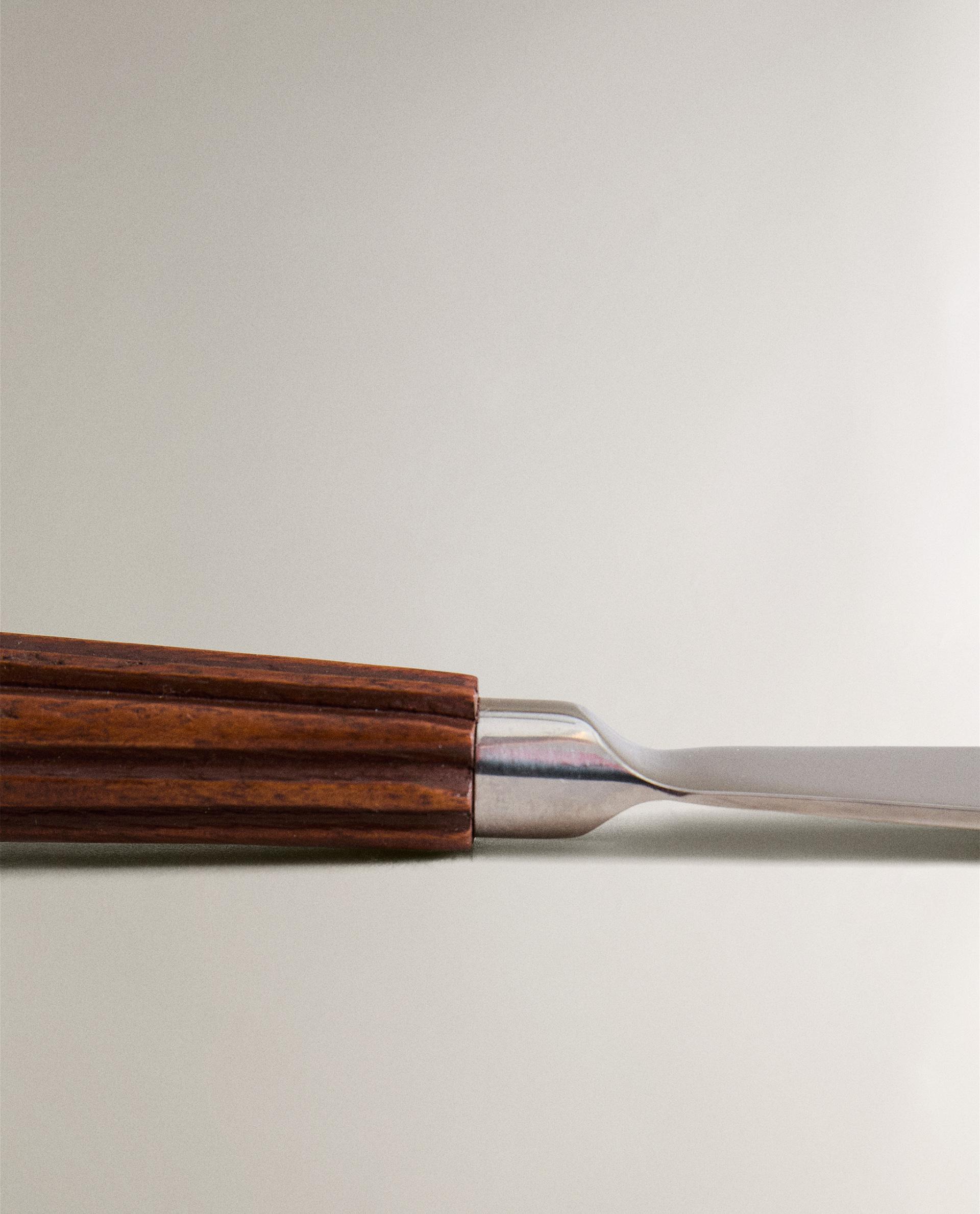 WOODEN BUTTER KNIFE