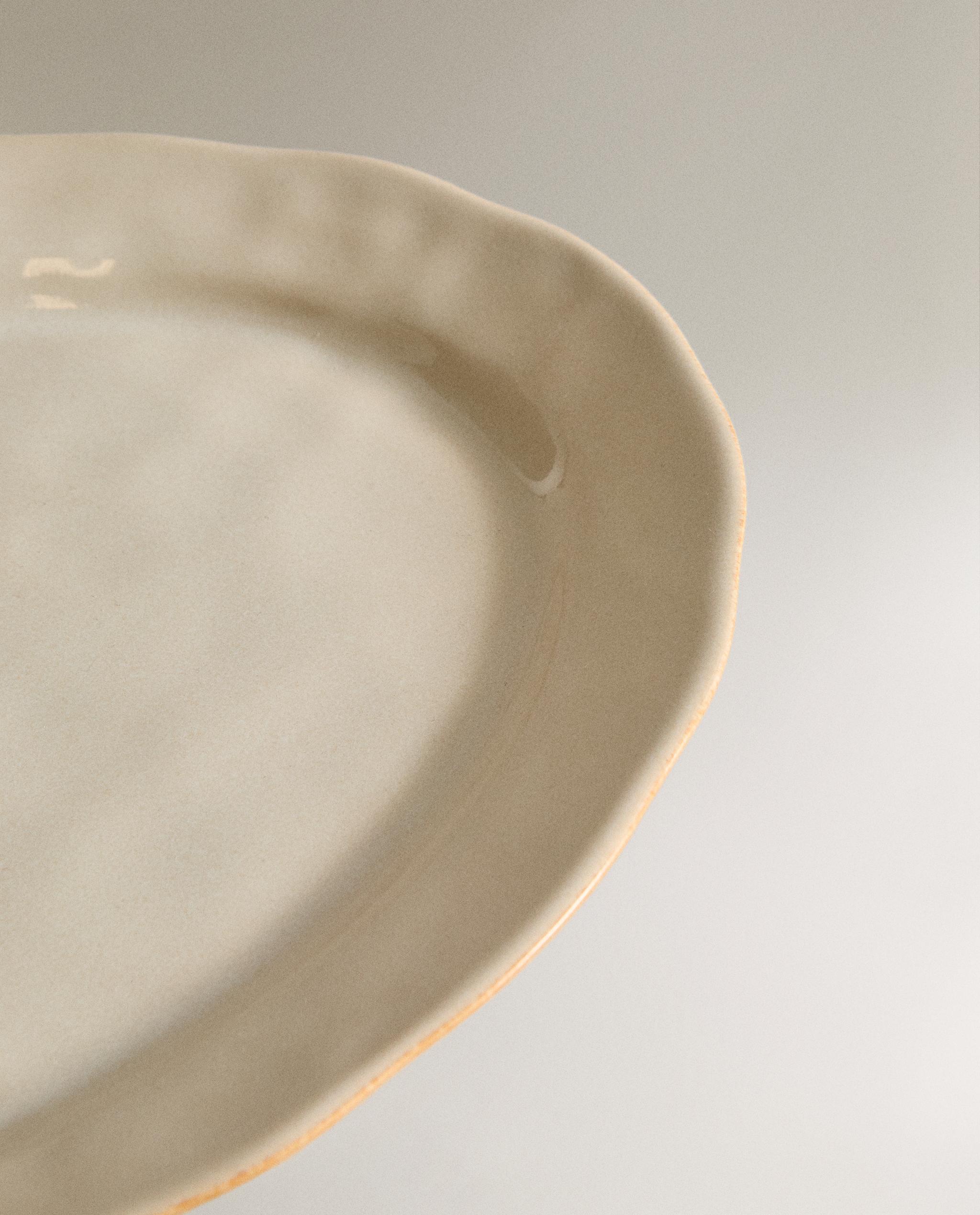 STONEWARE SERVING DISH WITH IRREGULAR EDGE product thumbnail 3