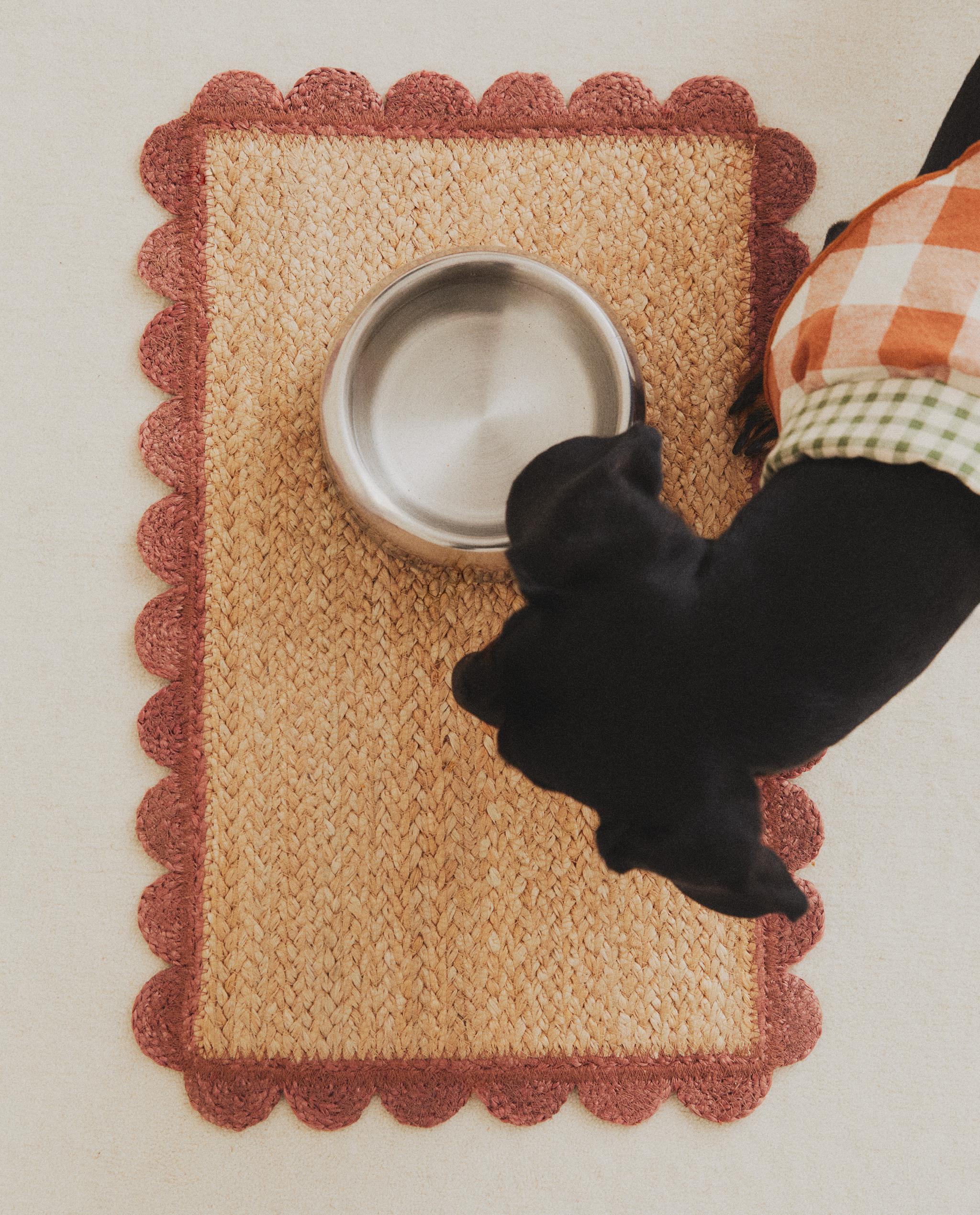 SCALLOPED JUTE PET RUG product thumbnail 10