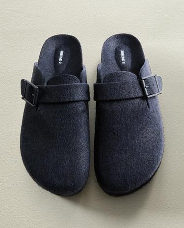 BUCKLED FELT MULE CLOG SLIPPERS