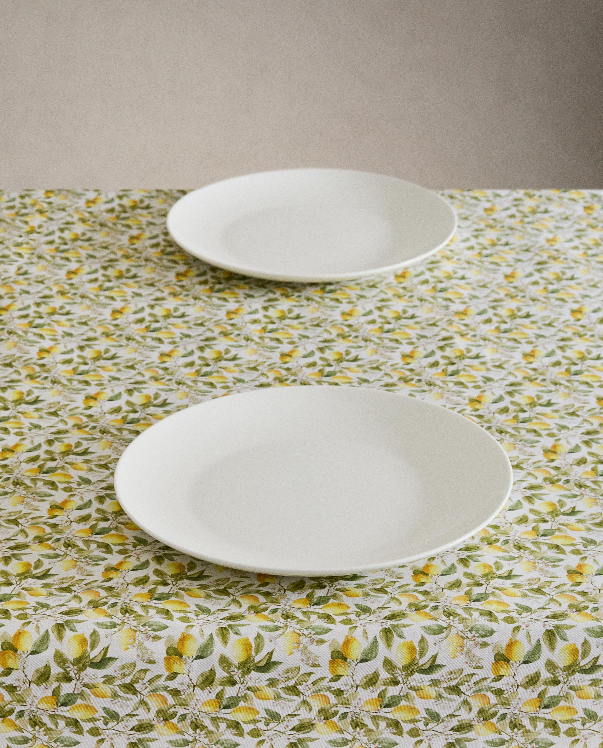 RESIN-COATED COTTON TABLECLOTH WITH LEMON PRINT product thumbnail 4