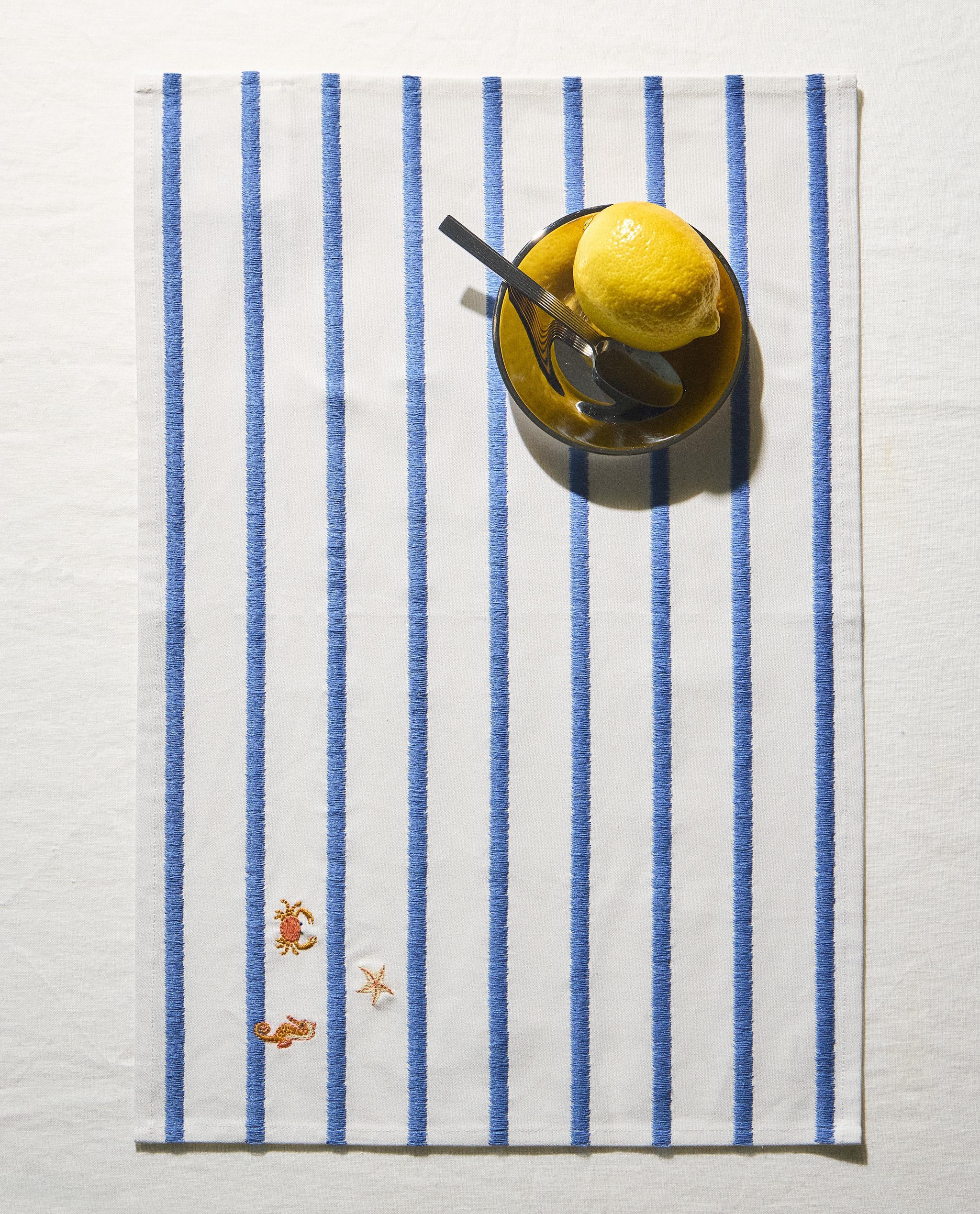 EMBROIDERED PLACEMAT product thumbnail 20
