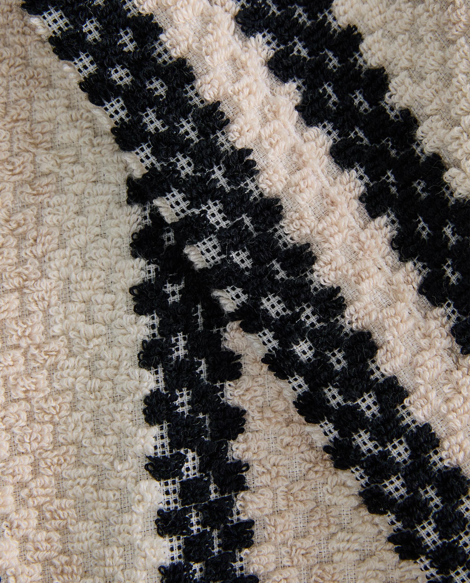 GEOMETRIC JACQUARD BATHROBE product thumbnail 5