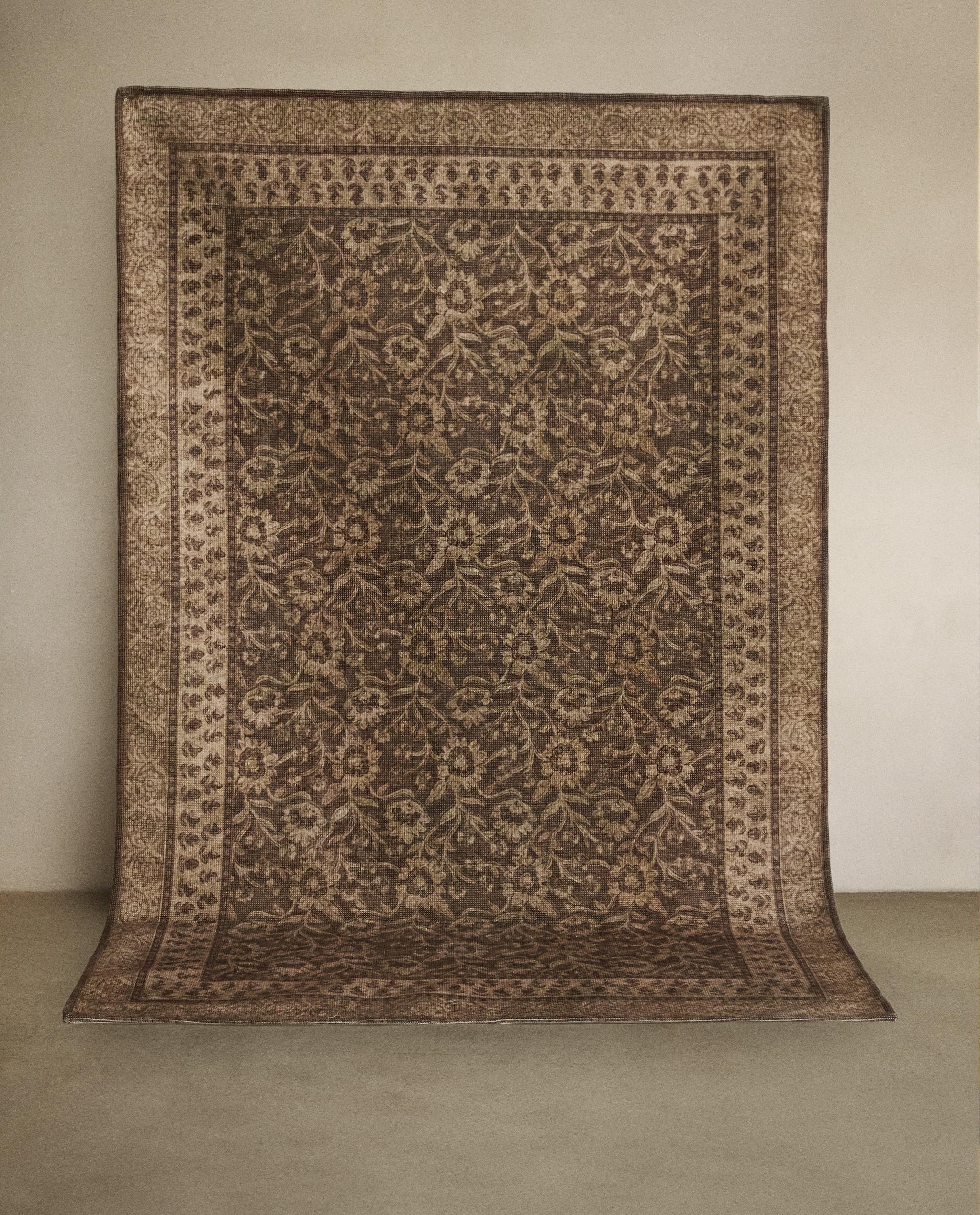VINTAGE FLORAL RUG product thumbnail 10