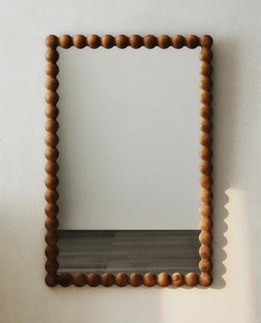 RECTANGULAR WALL MIRROR WITH WOODEN FRAME