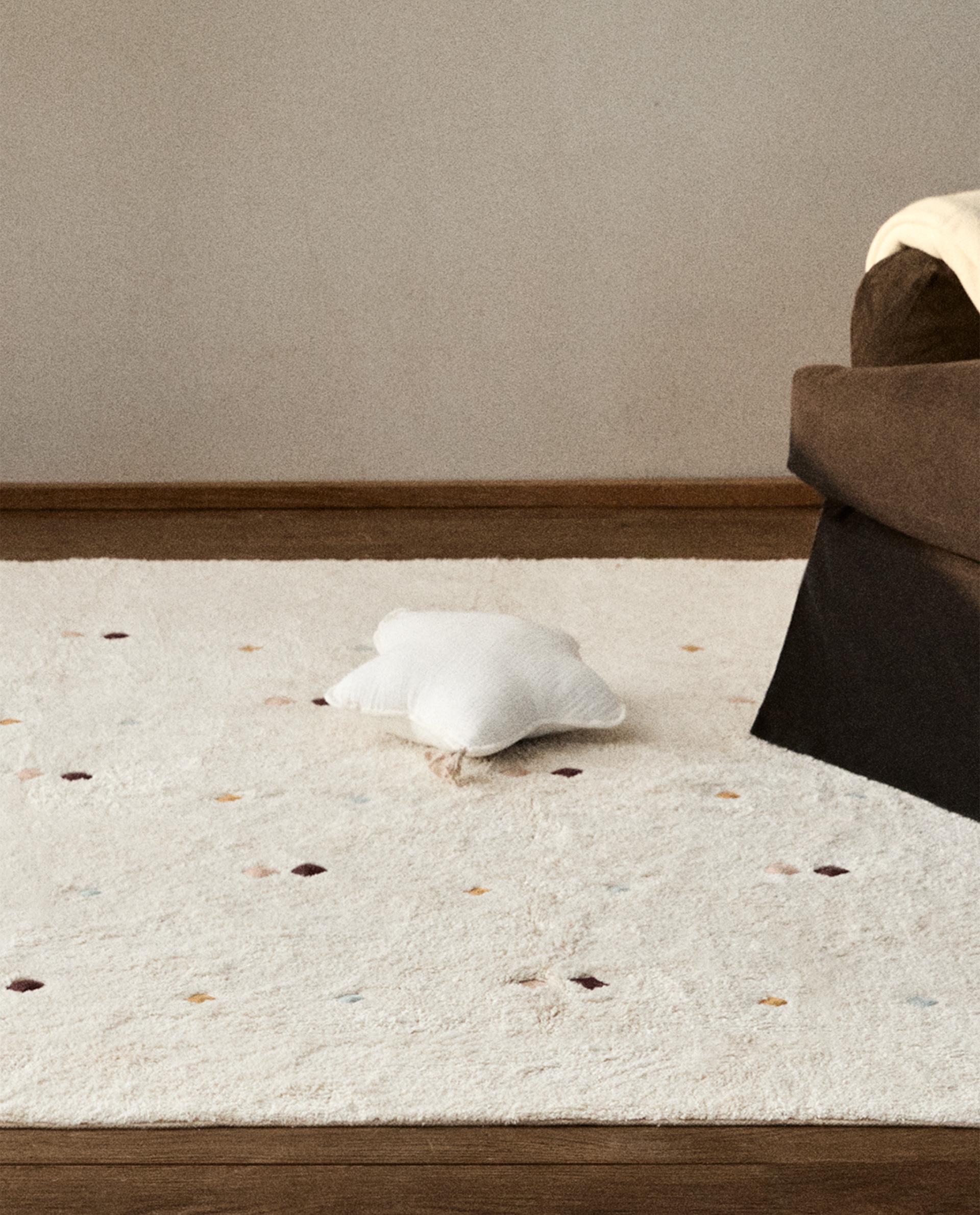 キッズ用 マルチカラー 刺繍 菱形 ラグ | Zara Home 日本/Japan