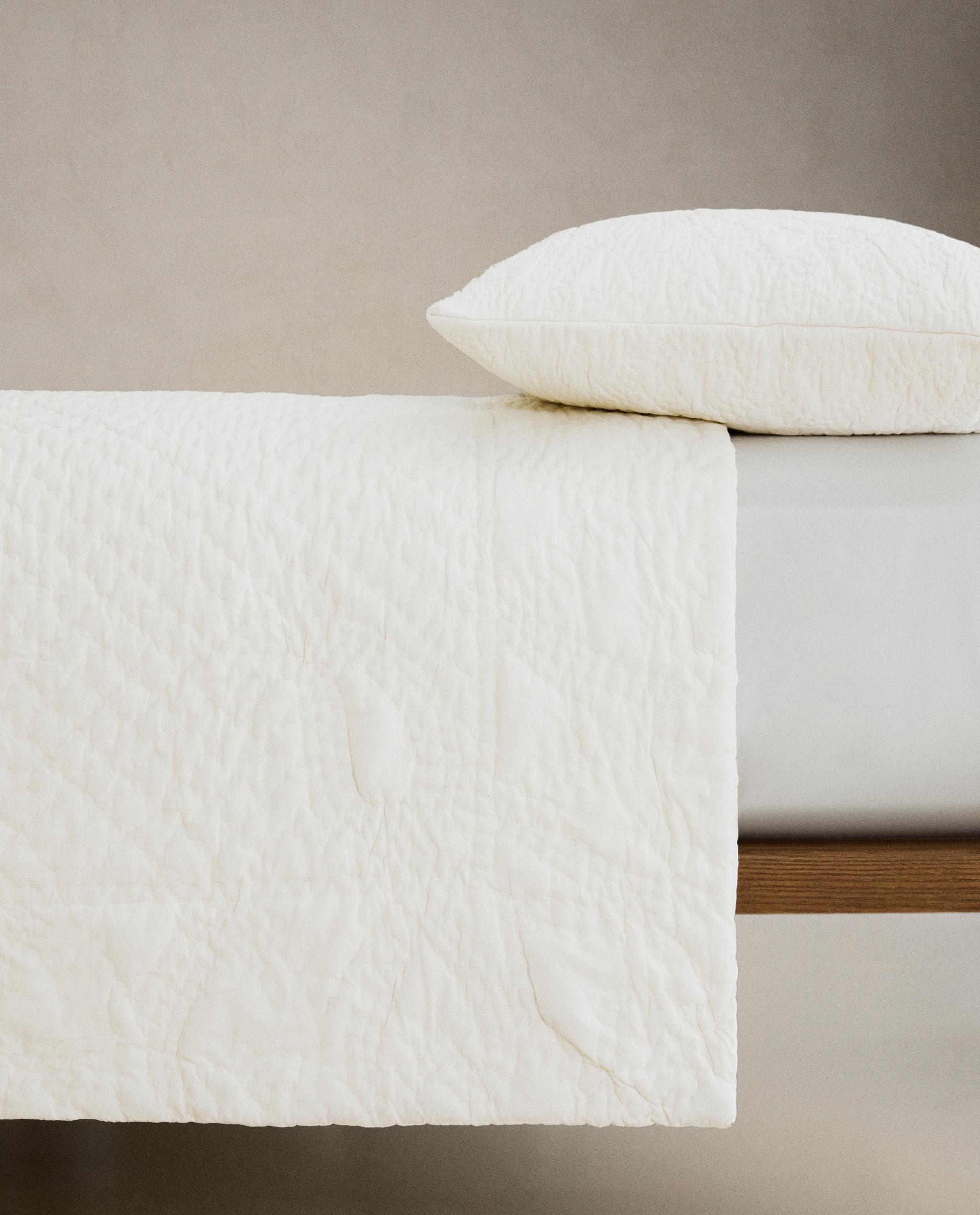 COTTON VOILE QUILTED BEDSPREAD | KATHARINE POLE product thumbnail 2