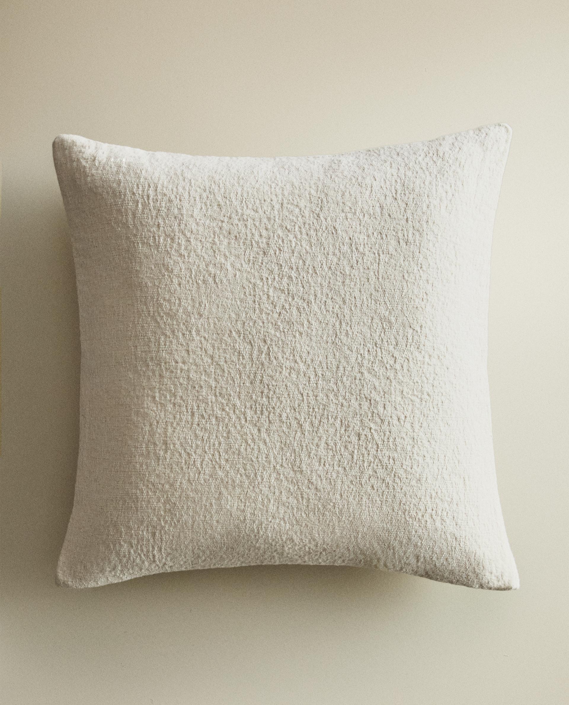 TEXTURED CUSHION COVER TEXTURED CUSHION COVER
