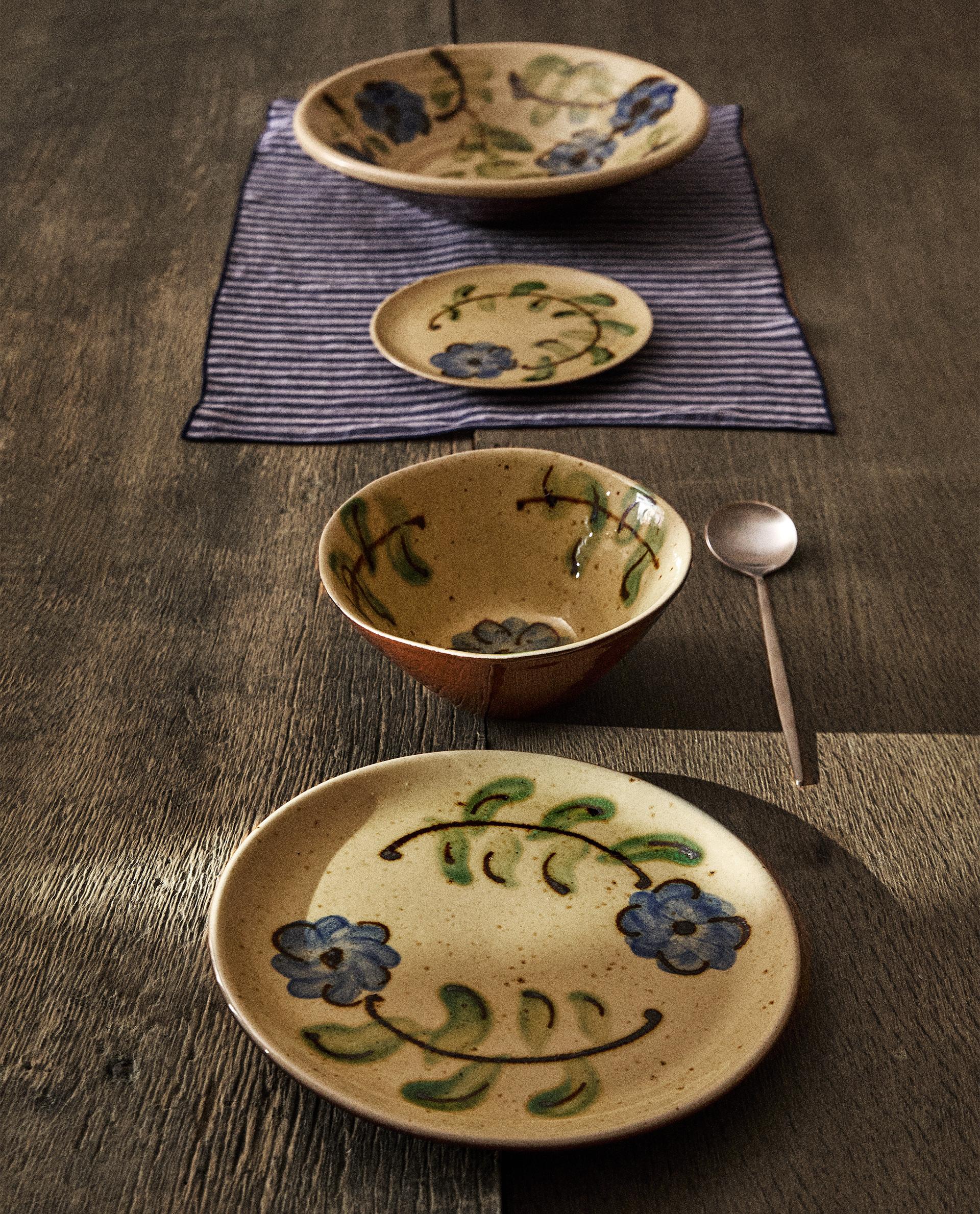 FLORAL EARTHENWARE TABLEWARE