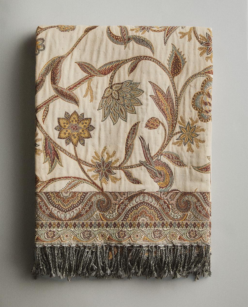 FLORAL JACQUARD THROW