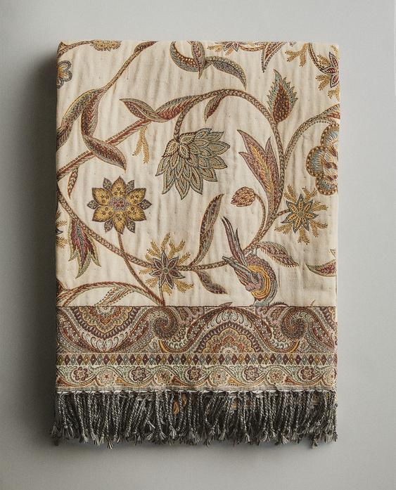 MANTA COM JACQUARD DE FLORES MANTA COM JACQUARD DE FLORES