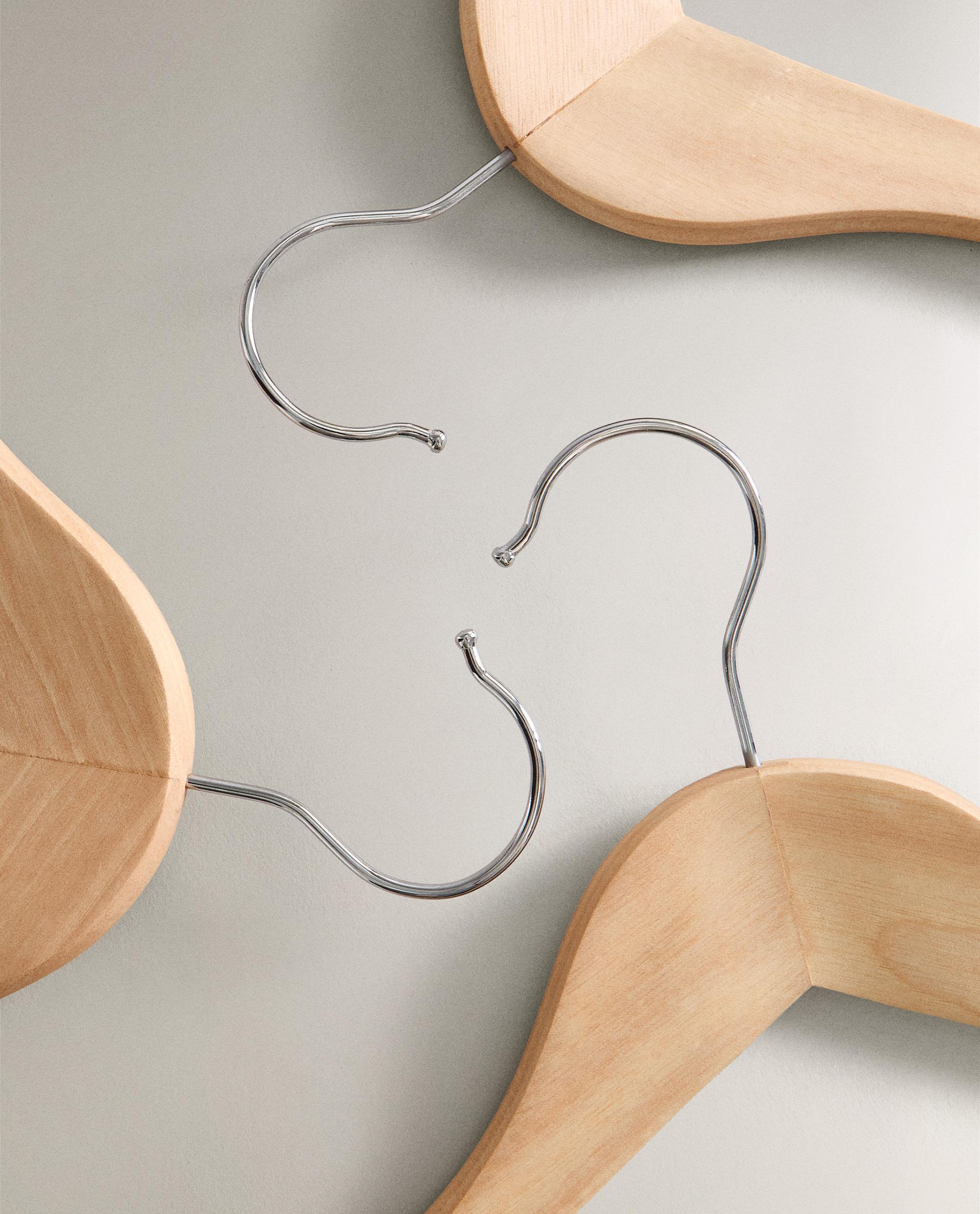 LACQUERED WOODEN HANGER (SET OF 3) product thumbnail 3