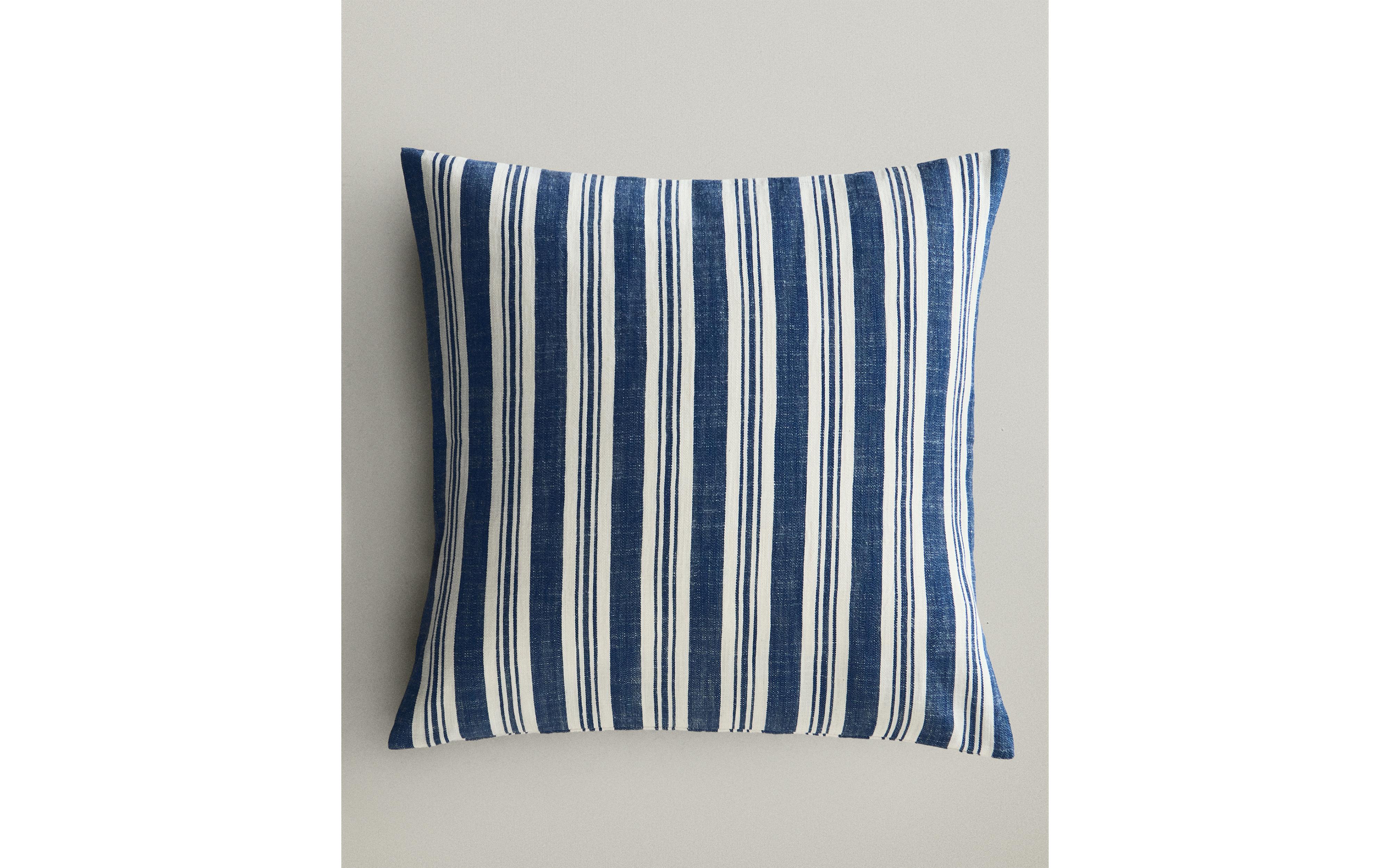 STRIPED CUSHION COVER product thumbnail 2