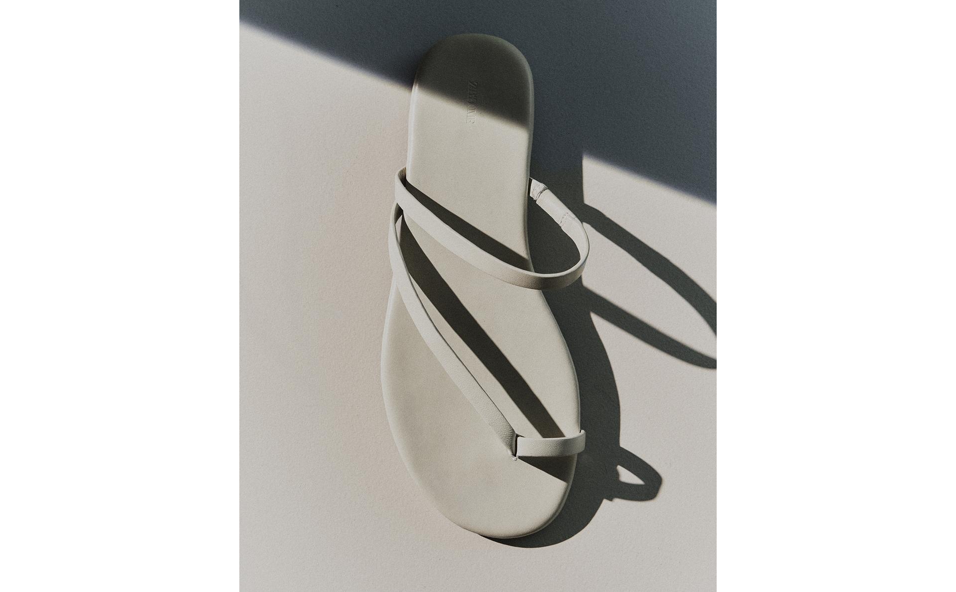 NÍZKE KOŽENÉ SANDÁLE NÍZKE KOŽENÉ SANDÁLE