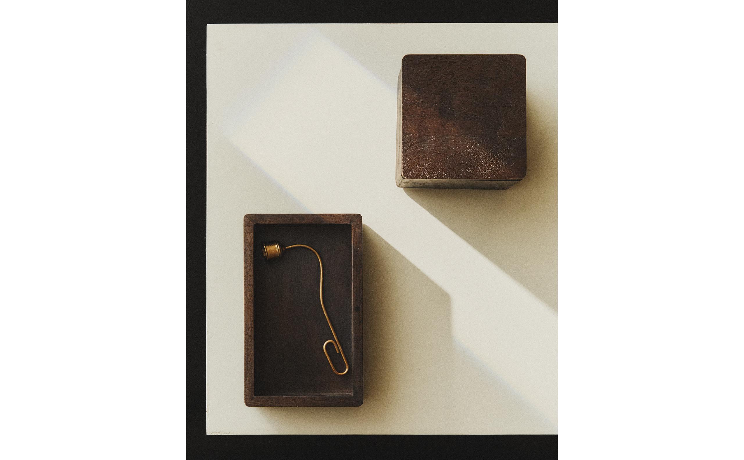 MAGNETIC WOODEN BOX