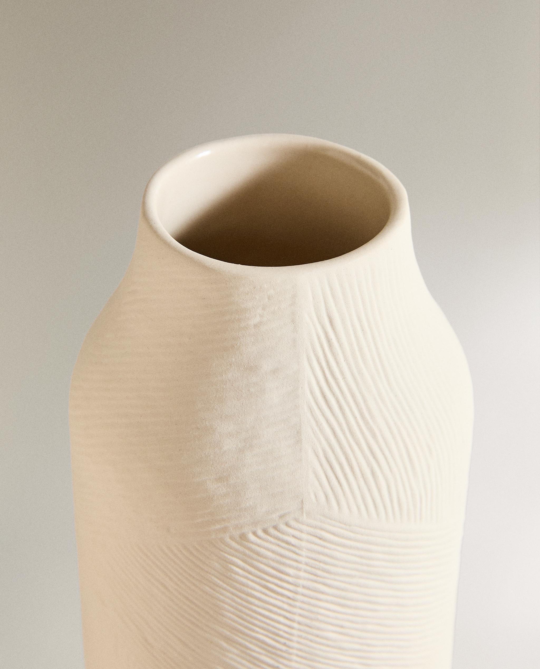 テクスチャー セラミック 花瓶 | Zara Home 日本/Japan