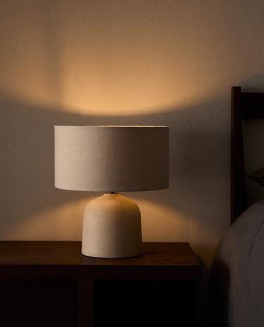 TABLE LAMP WITH CERAMIC BASE