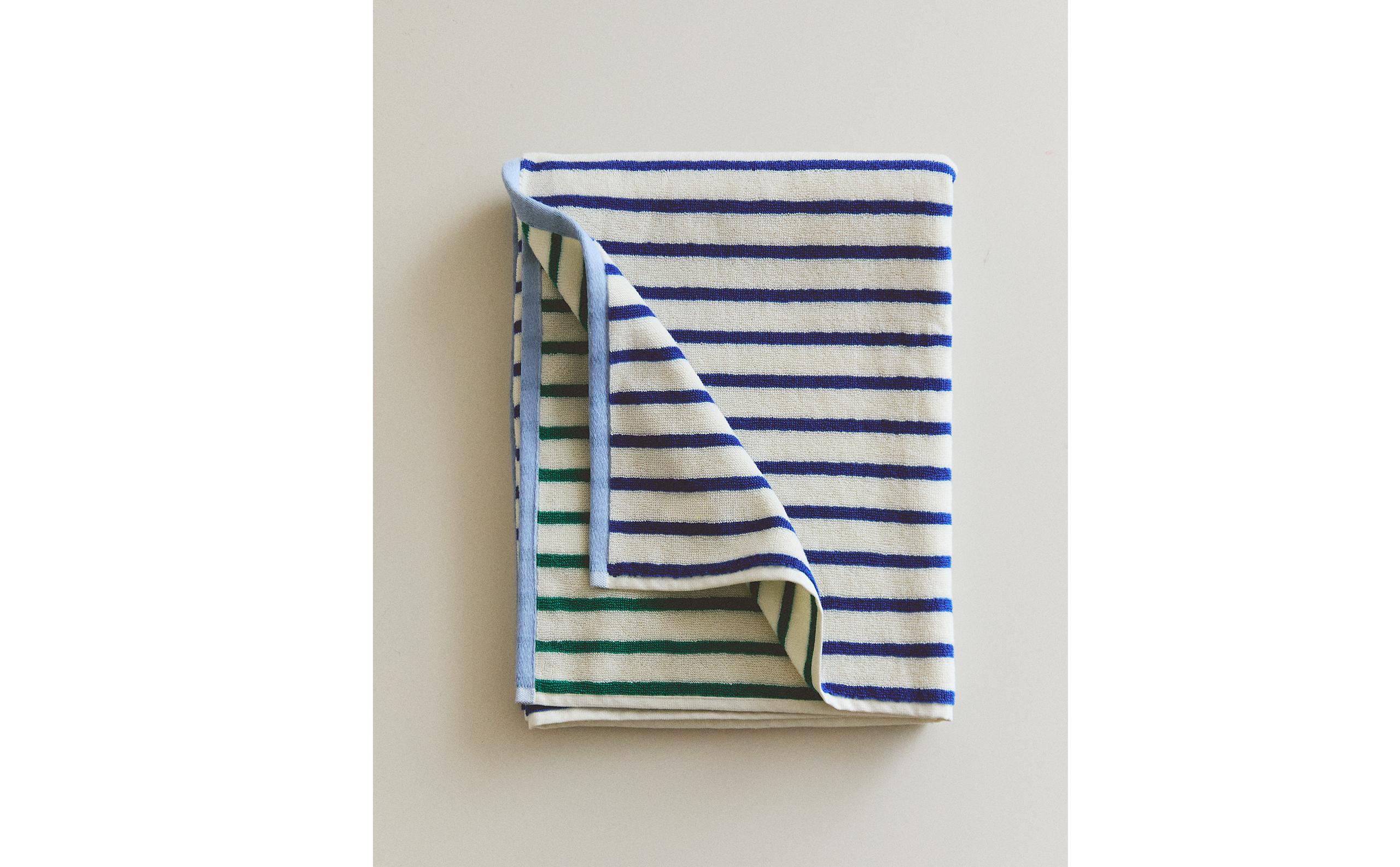 KIDS' REVERSIBLE STRIPED BATH TOWEL product thumbnail 19