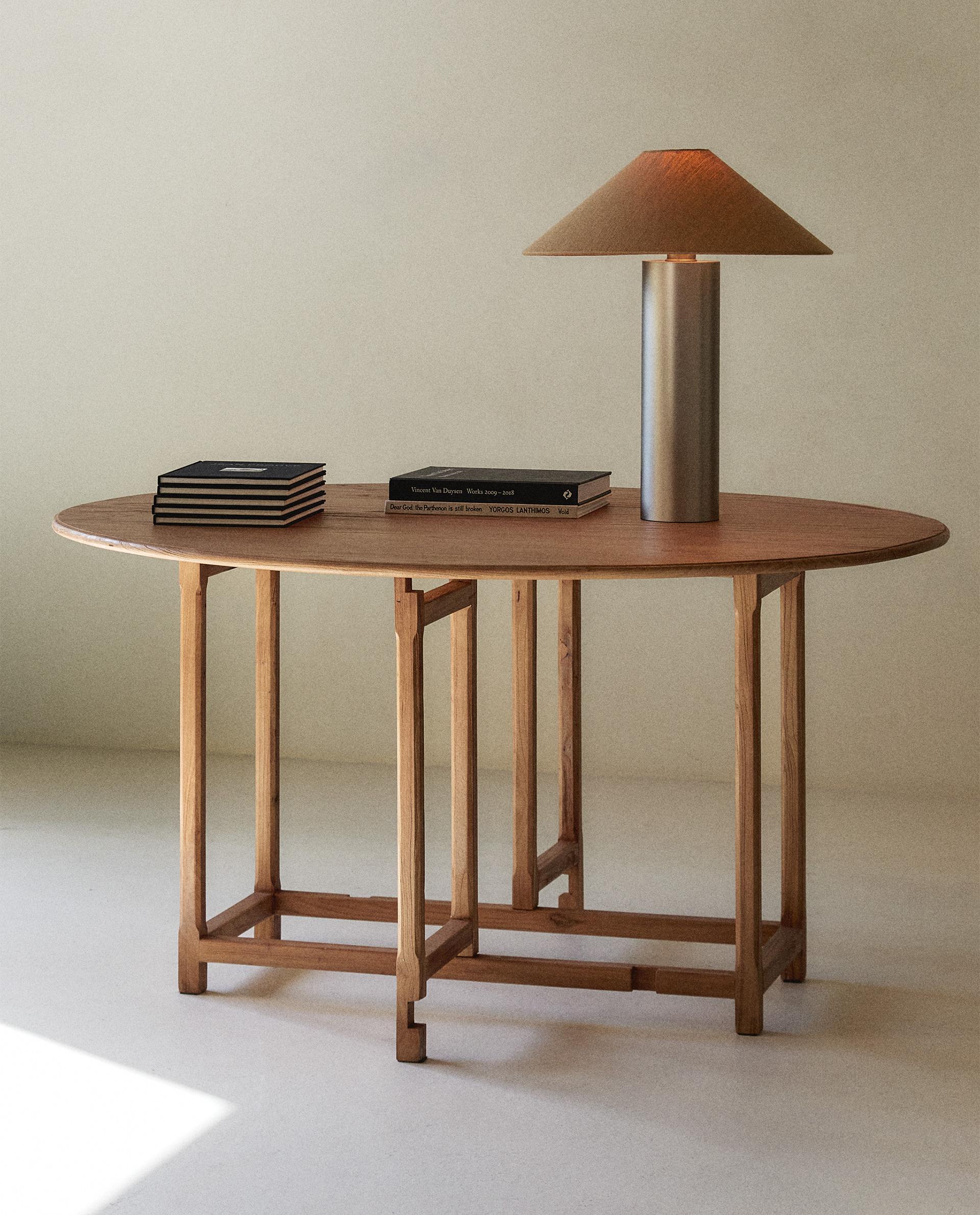 Składany Stół Owalny z Drewna Wiązu - Praktyczny