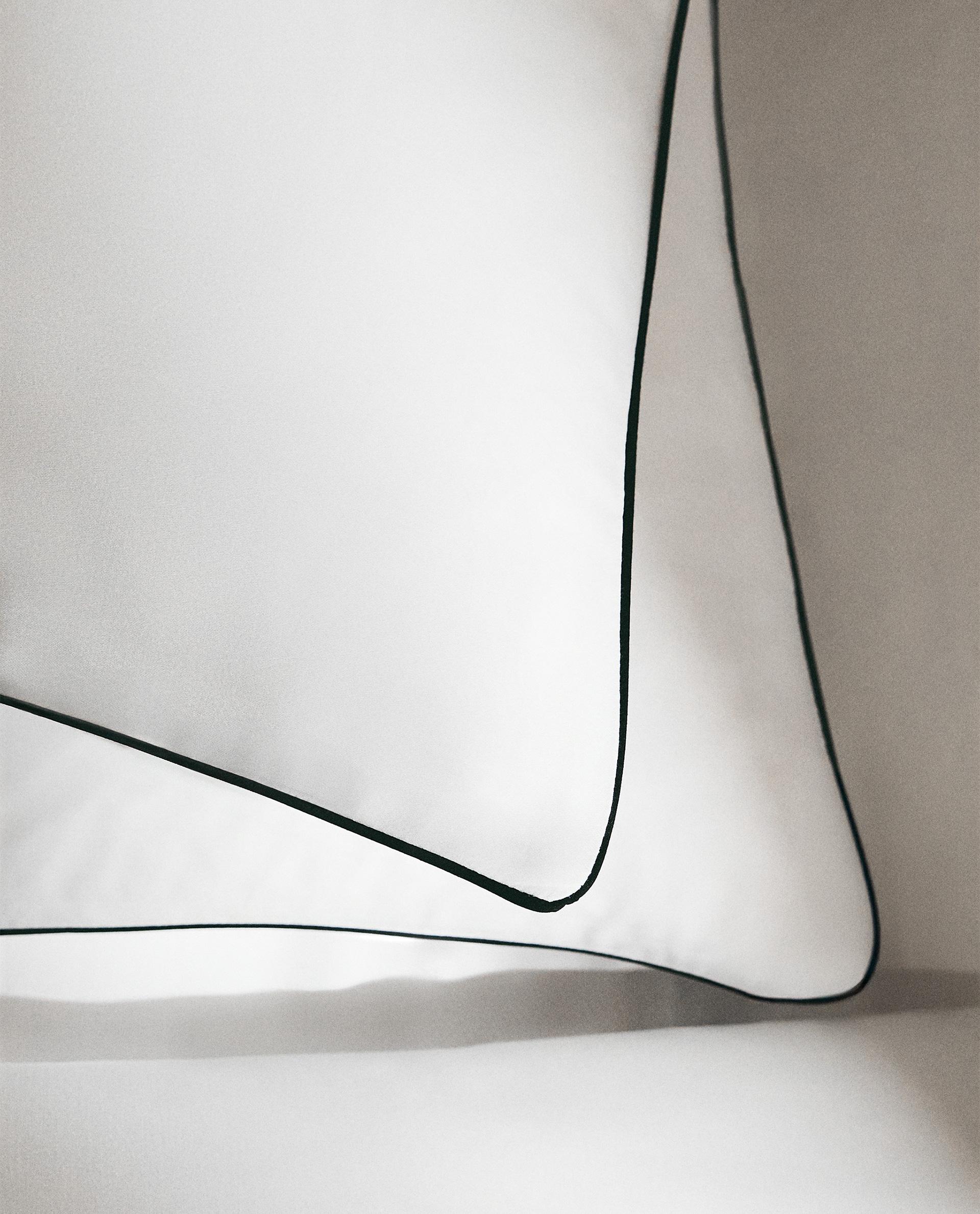 SATEEN PILLOWCASE WITH PIPING