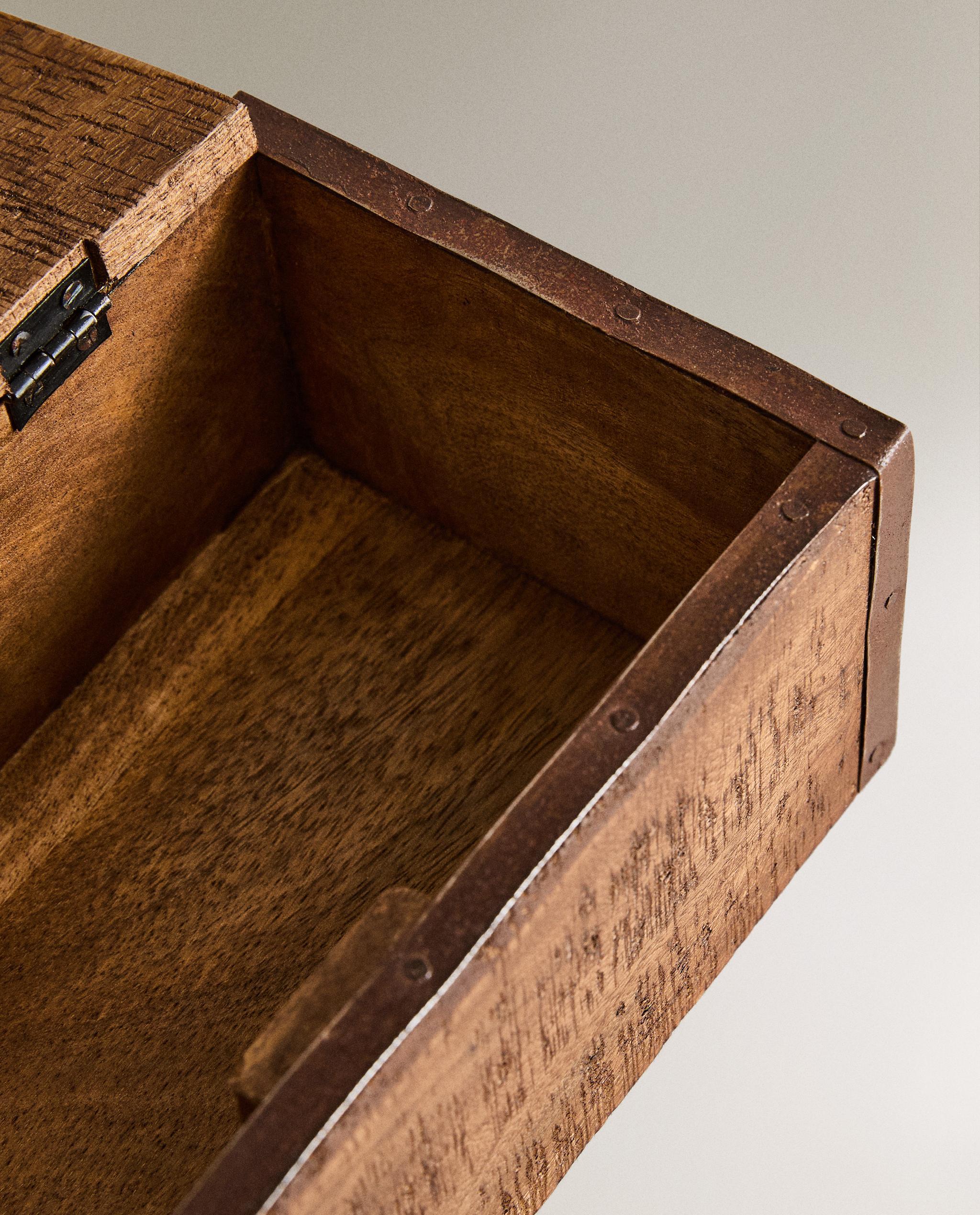 ANTIQUE-FINISH WOODEN BOX product thumbnail 4