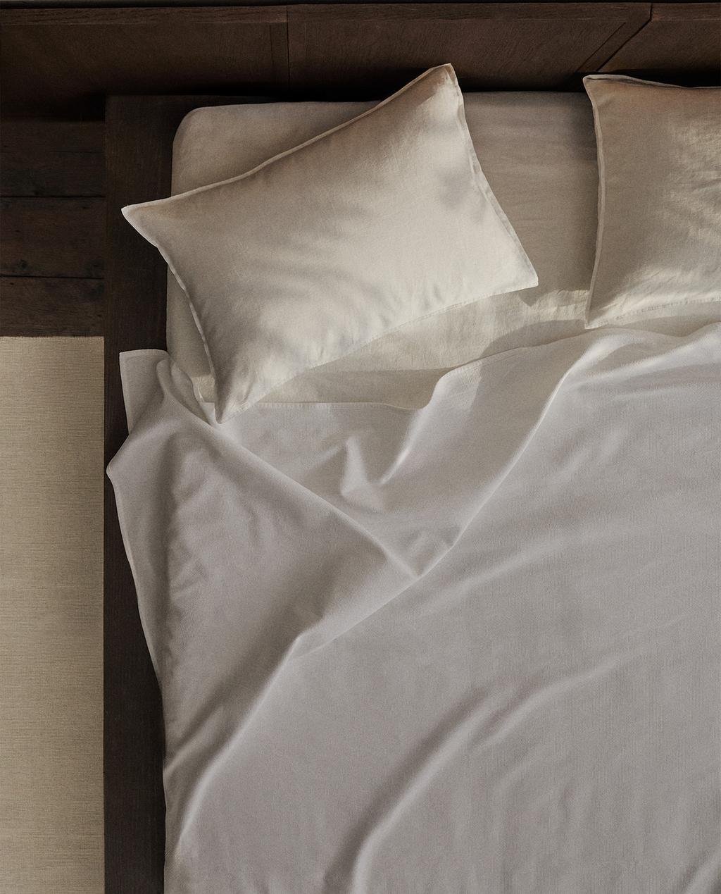 STRIPED TEXTURED BEDSPREAD STRIPED TEXTURED BEDSPREAD