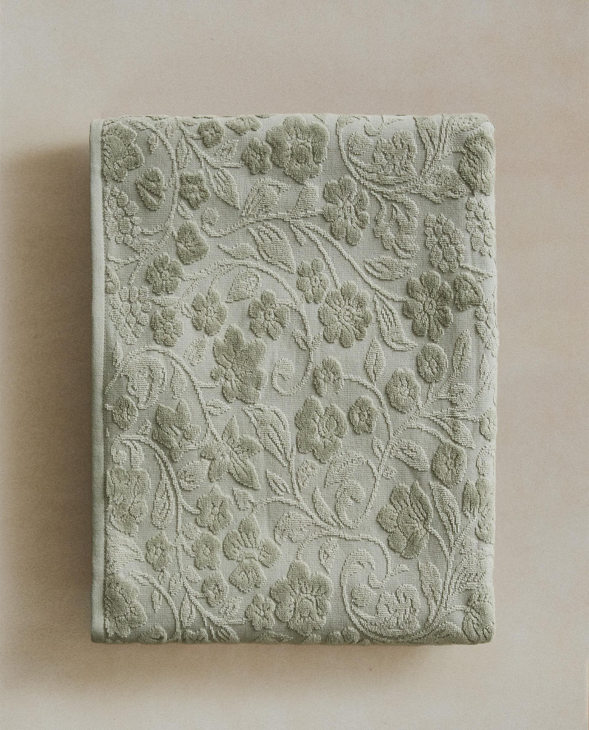 TOALLA BAÑO JACQUARD FLORES