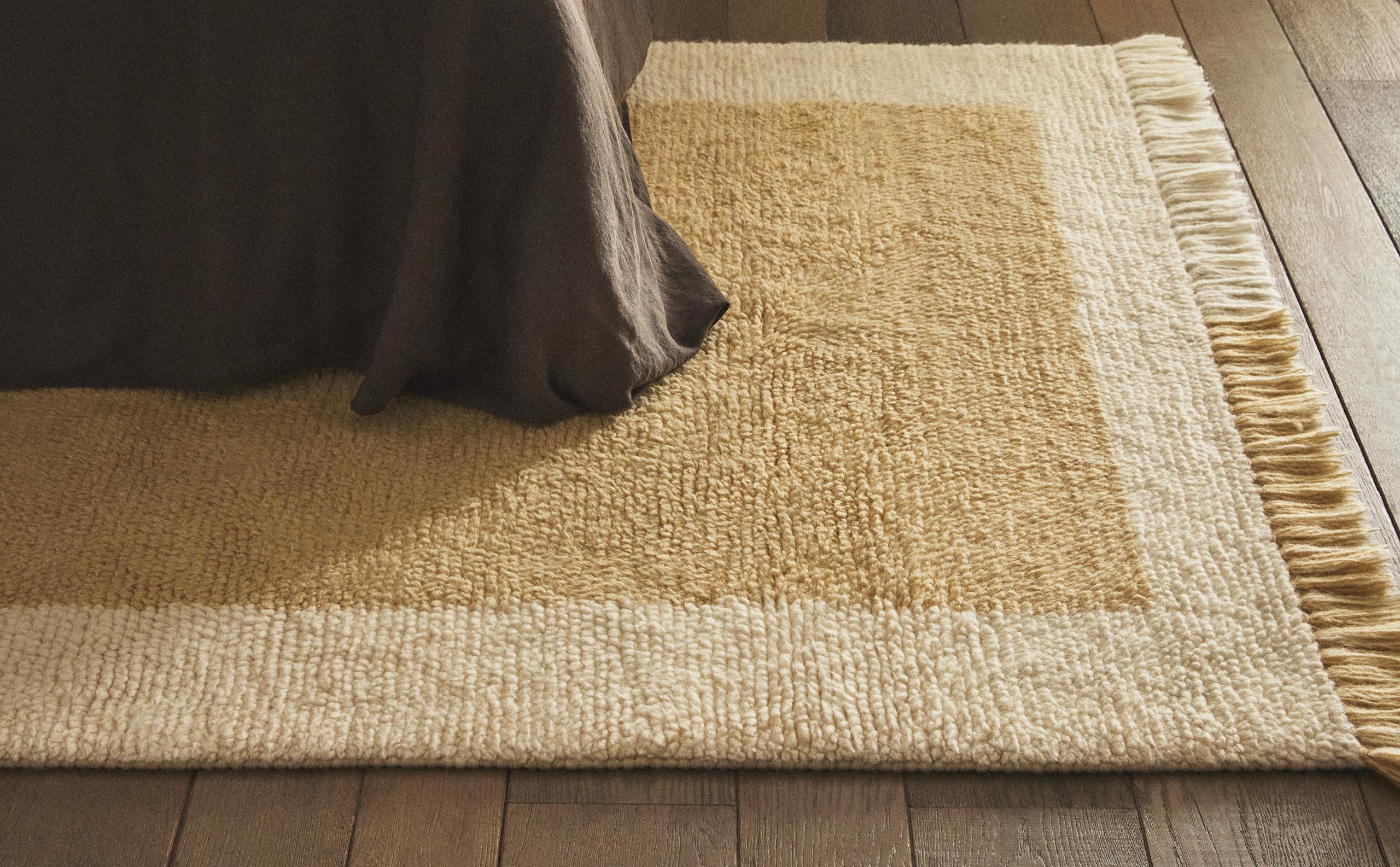 WOOL RUG