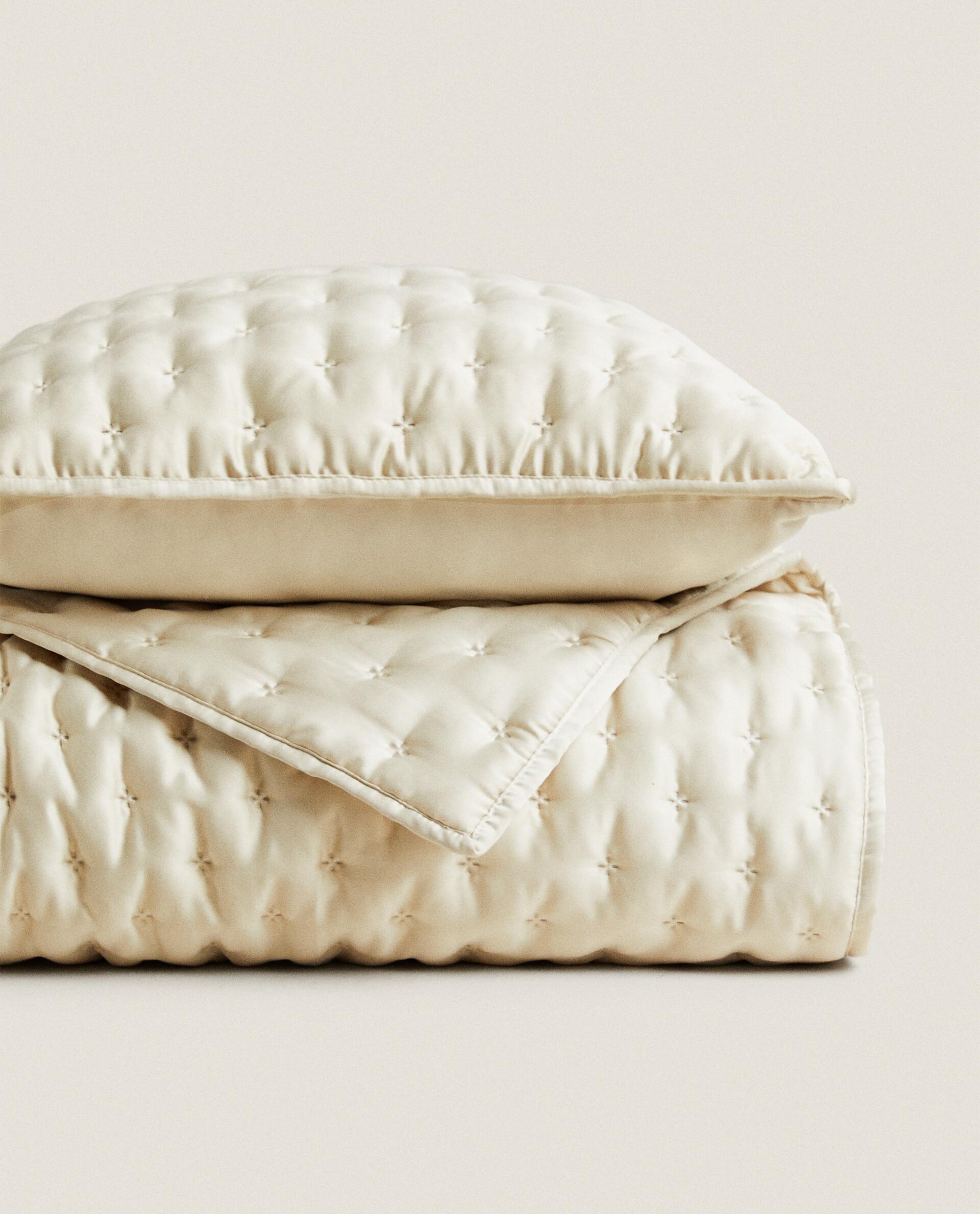 PLAIN QUILTED BEDSPREAD WITH KNOTS product thumbnail 15