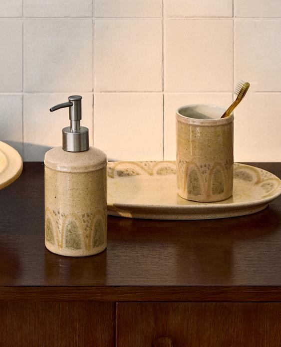 TERRACOTTA BATHROOM ACCESSORIES