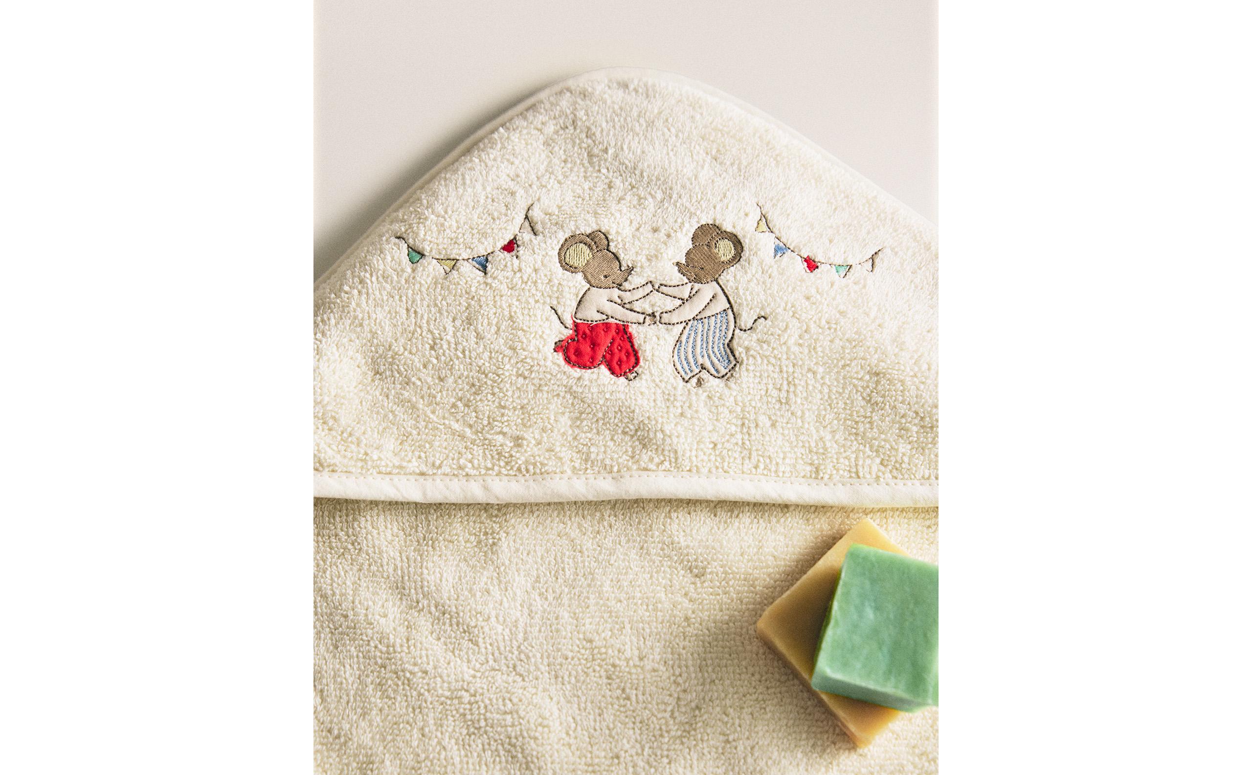 KIDS' MOUSE HOODED BATH TOWEL product thumbnail 10