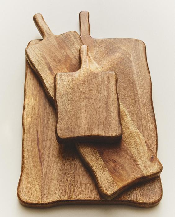 IRREGULAR WOODEN CHOPPING BOARD
