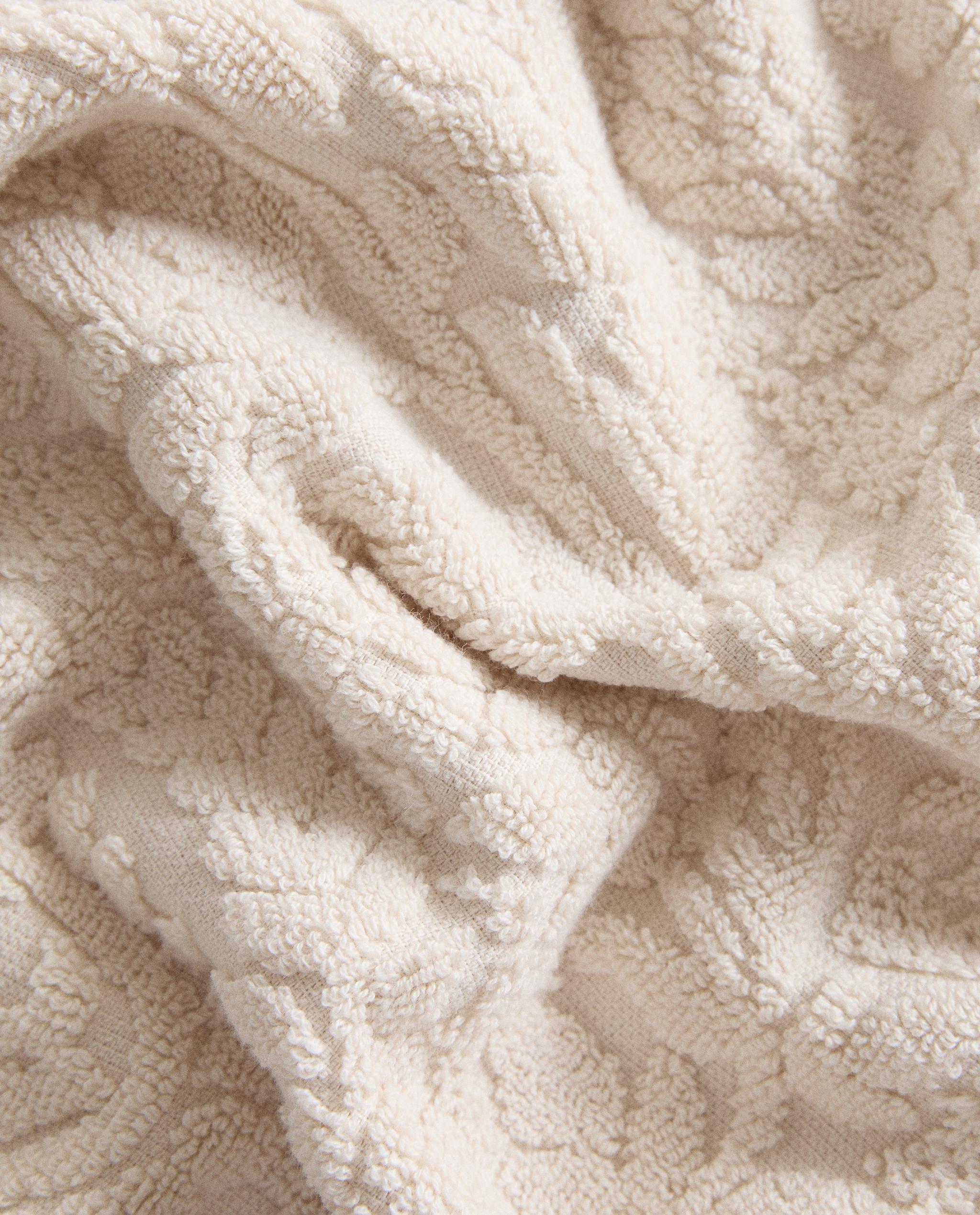 PAISLEY JACQUARD BATH TOWEL product thumbnail 16