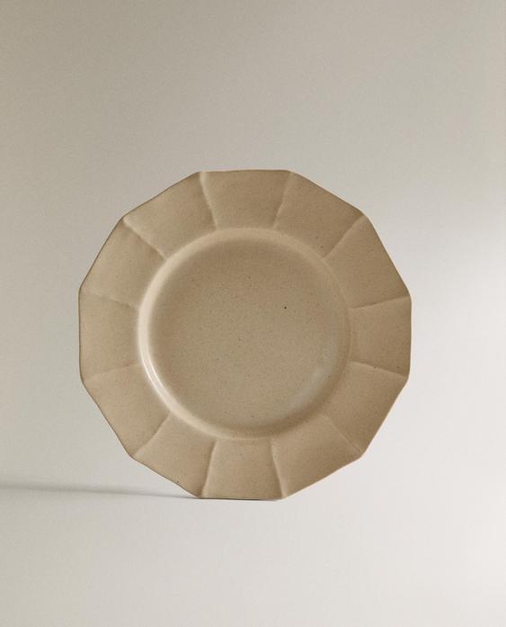 PRATO RASO DE GRÉS COM RELEVO LINHAS NA BORDA