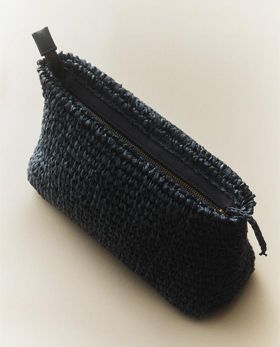 ÇANTË TUALETESH E MADHE LETRE