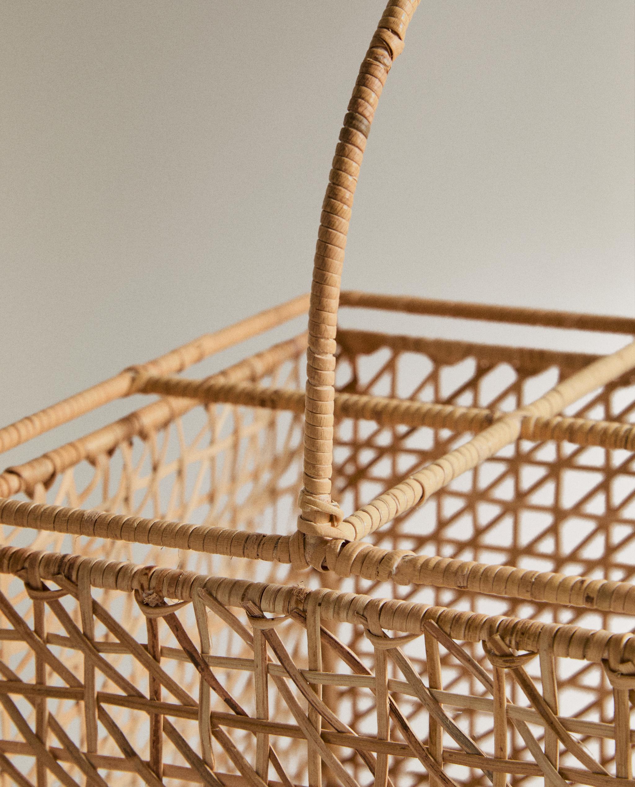 RATTAN BOTTLE STAND WITH HANDLE product thumbnail 3