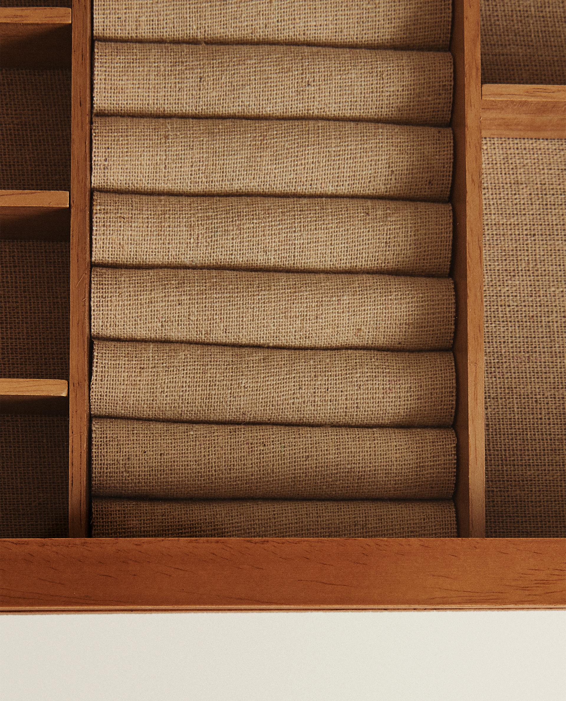 WOODEN JEWELLERY BOX product thumbnail 3