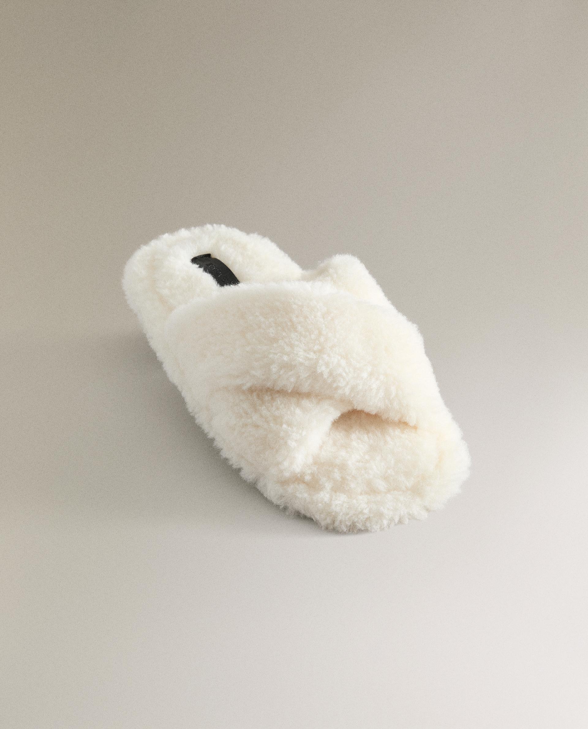 Zara Home Zara Faux Fur Sandals Zara Faux Fur Slippers CROSSOVER
